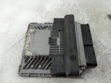 2011-2012 Audi Q5 PCM Engine Control Computer ECU ECM PCU OEM P/N:8R0907559G 8F0907559A, 5WP46282 Fits Fits 2011 2012 OEM Us