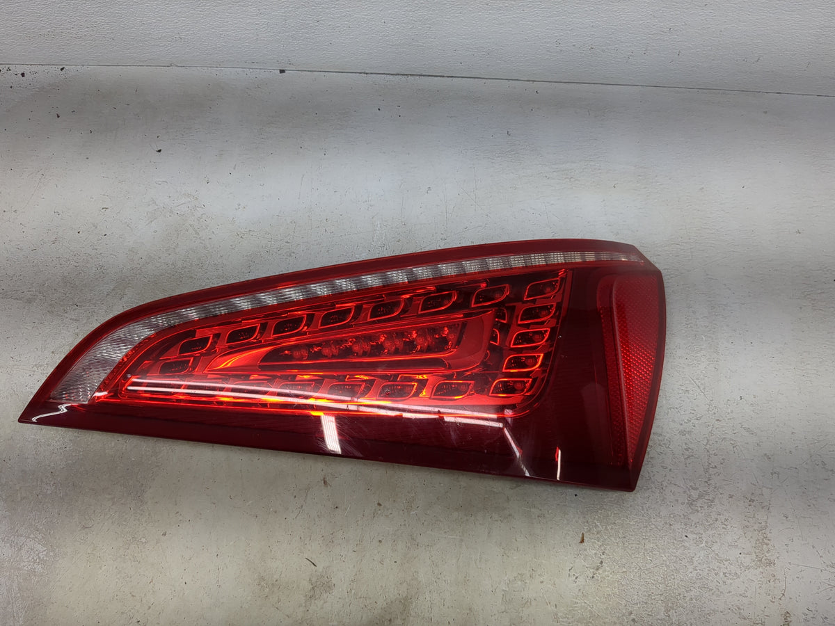 2009-2012 Audi Q5 Passenger Right Side Deck Lid Mounted Tail Light 1513845 - Oemusedautoparts1.com