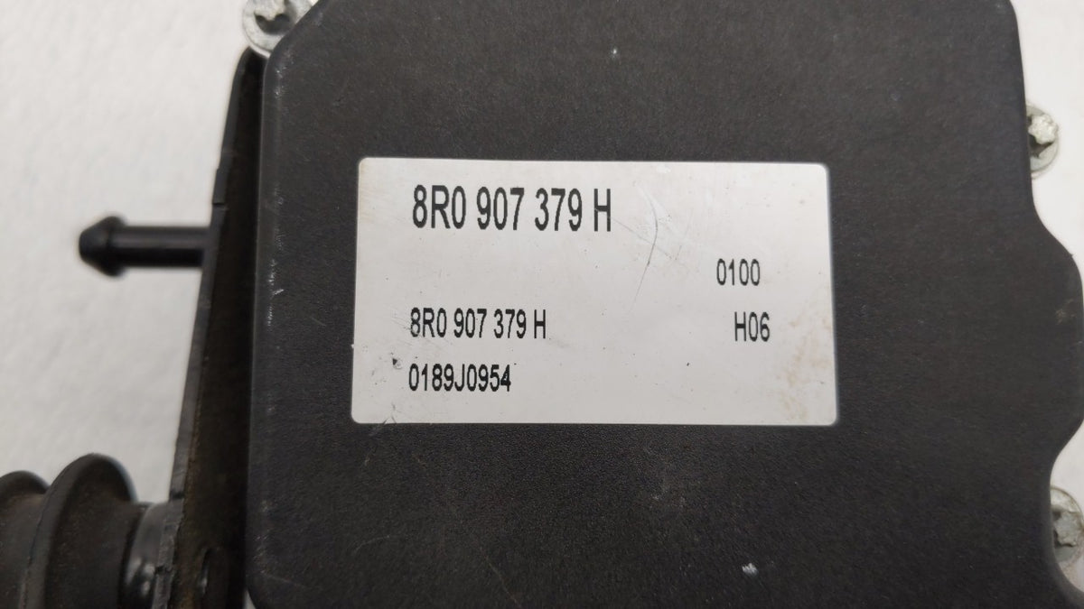 2011-2012 Audi Q5 Anti-Lock Brake ABS Pump Module Actuator OEM P/N:8R0 614 517R Fits Fits 2011 2012 OEM Used Auto Parts - Oe