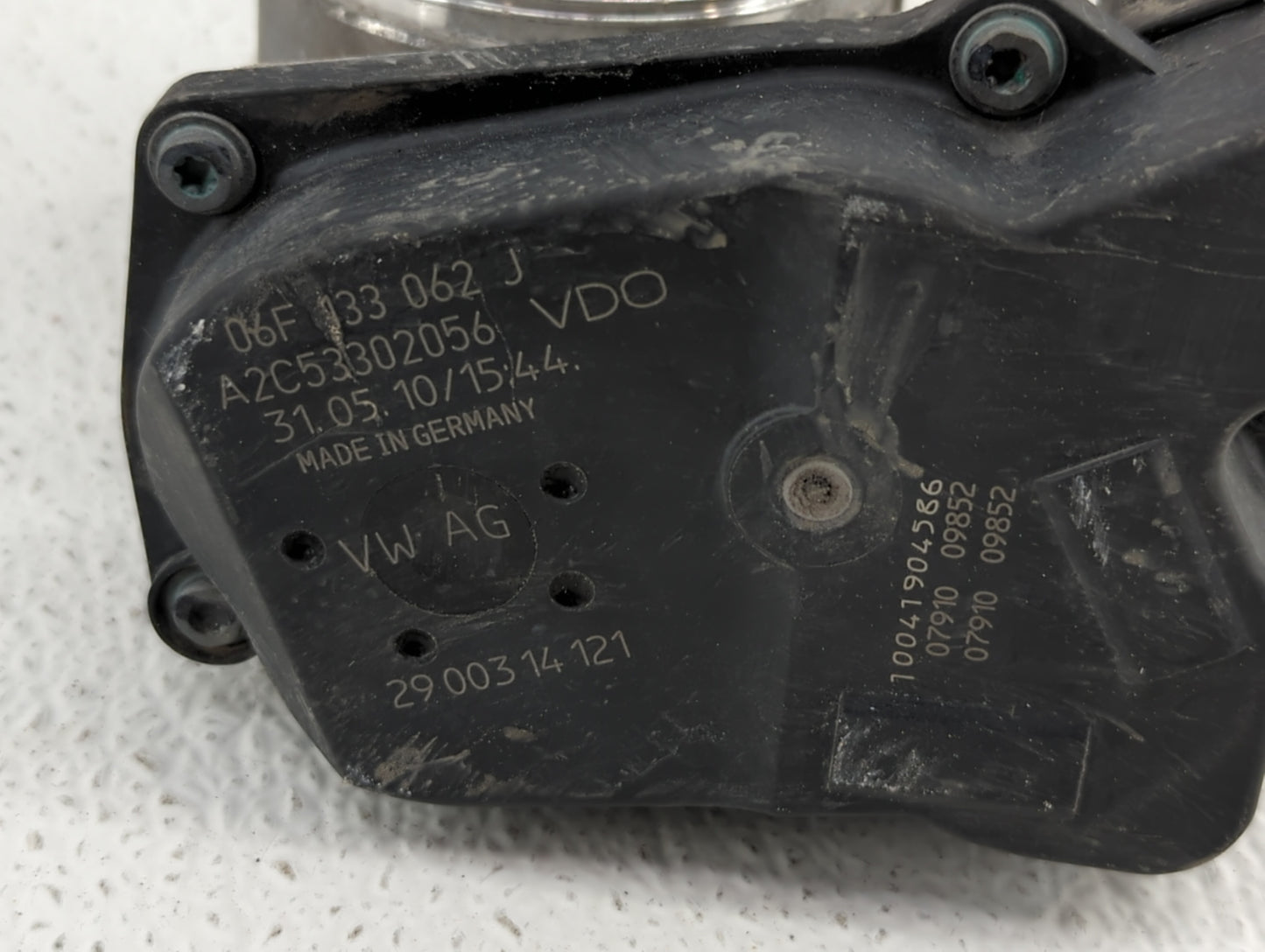 2010-2017 Audi Q5 Throttle Body P/N:06F 133 062 G 06F 133 062 Q Fits OEM Used Auto Parts - Oemusedautoparts1.com