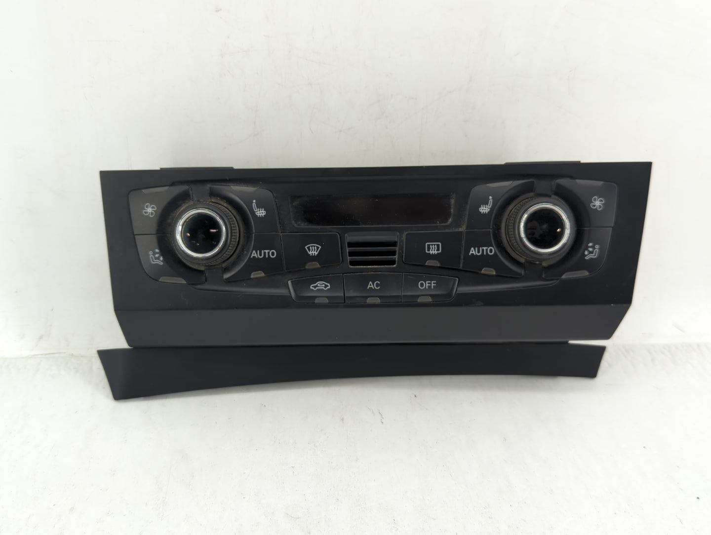 2009-2012 Audi Q5 Climate Control Module Temperature AC/Heater Replacement P/N:8T1 820 043 AA 8T1 820 043 AK Fits OEM Used A