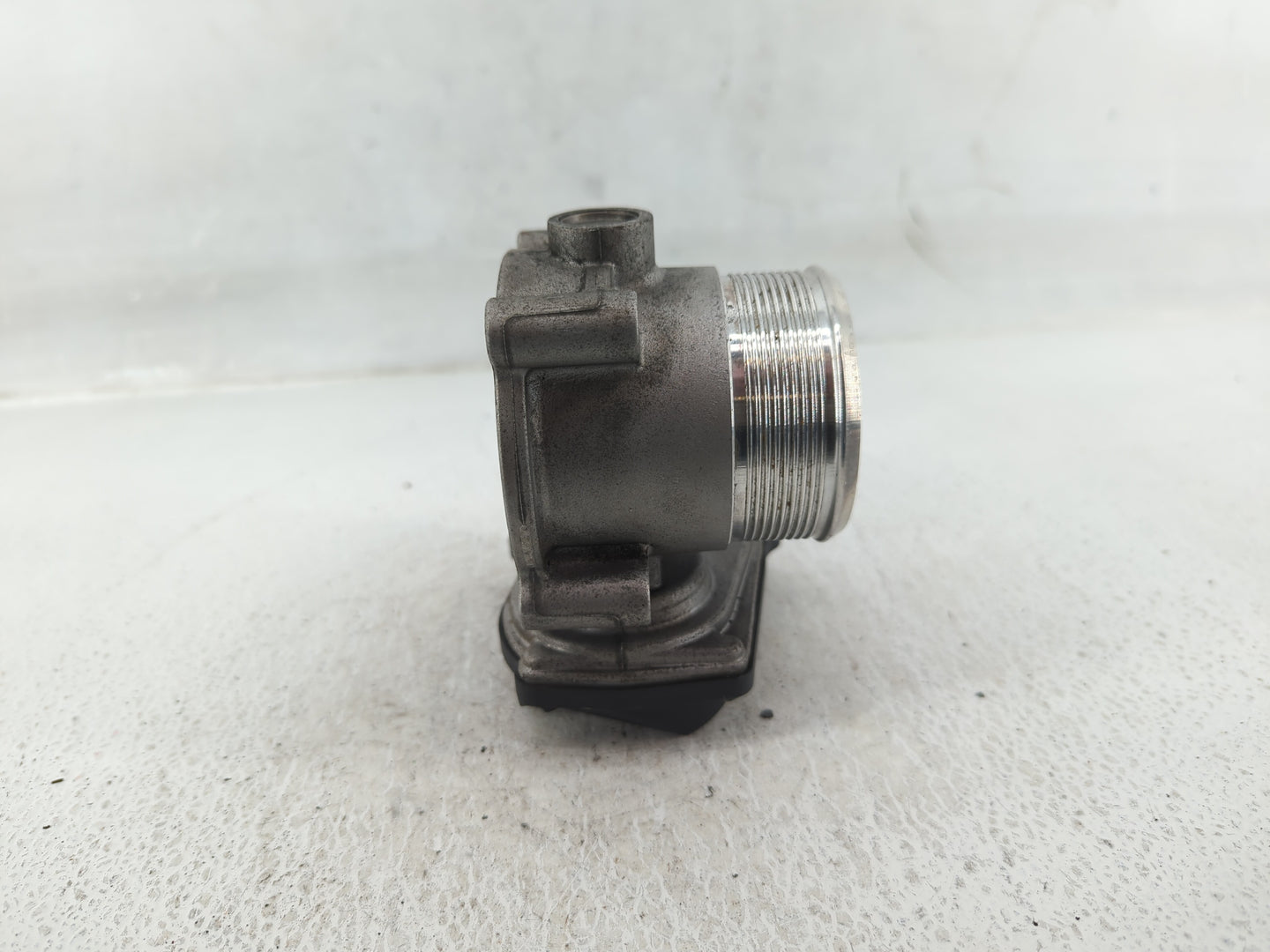 2010-2017 Audi Q5 Throttle Body P/N:06F 133 062 Q Fits OEM Used Auto Parts - Oemusedautoparts1.com