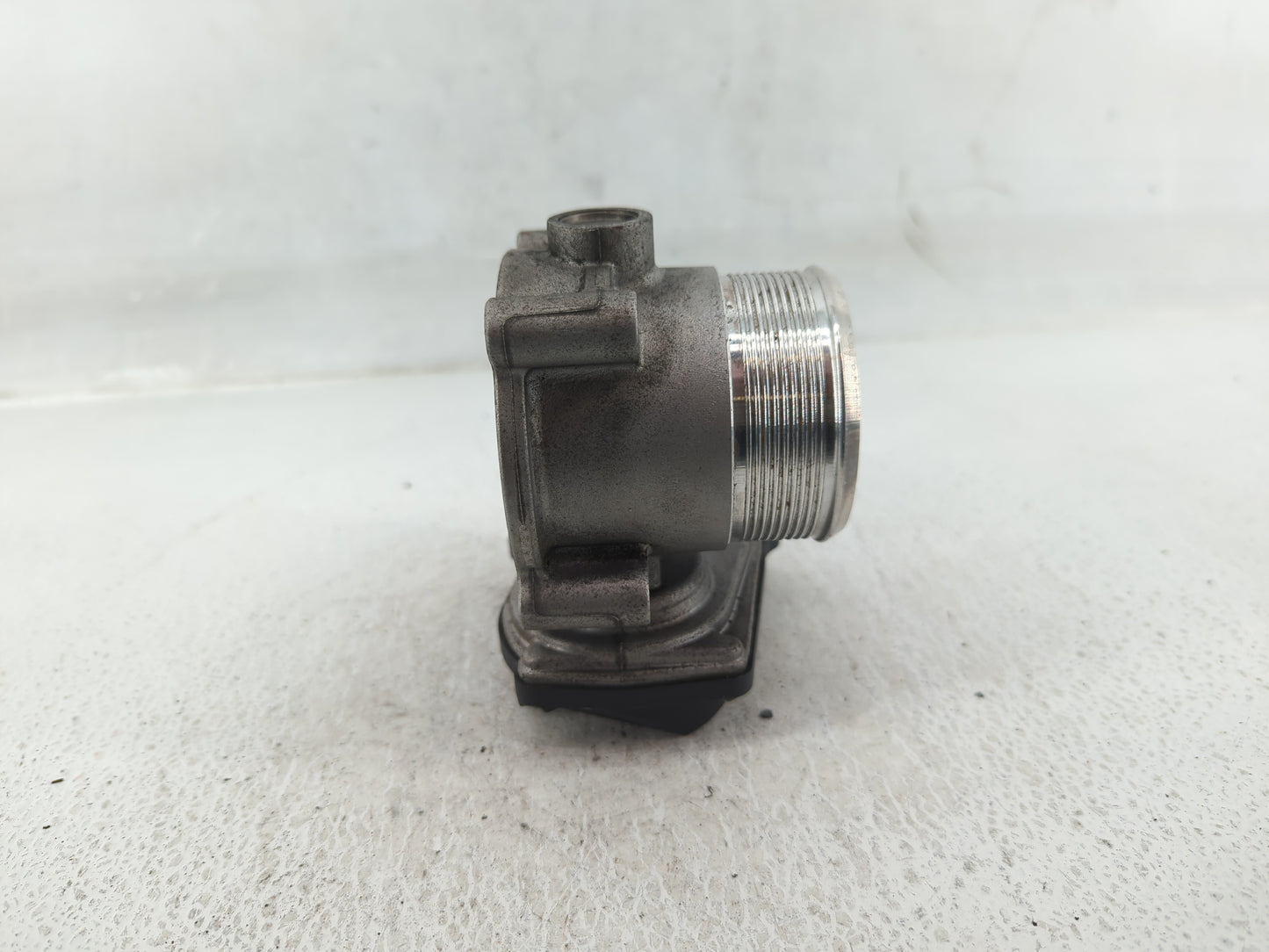 2010-2017 Audi Q5 Throttle Body P/N:06F 133 062 Q Fits OEM Used Auto Parts - Oemusedautoparts1.com