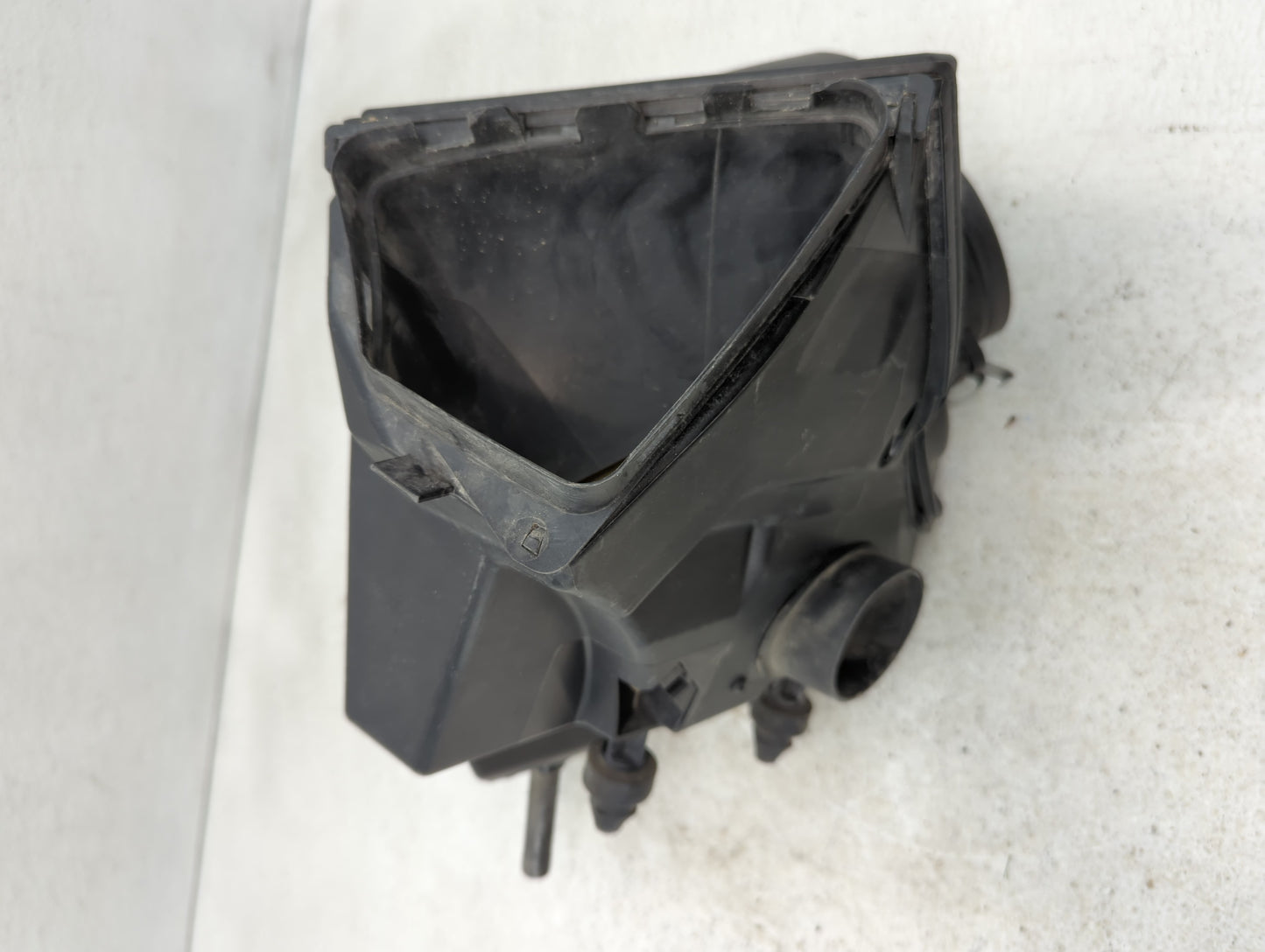 2009-2012 Audi Q5 Air Cleaner Intake-duct Hose Tube - Oemusedautoparts1.com