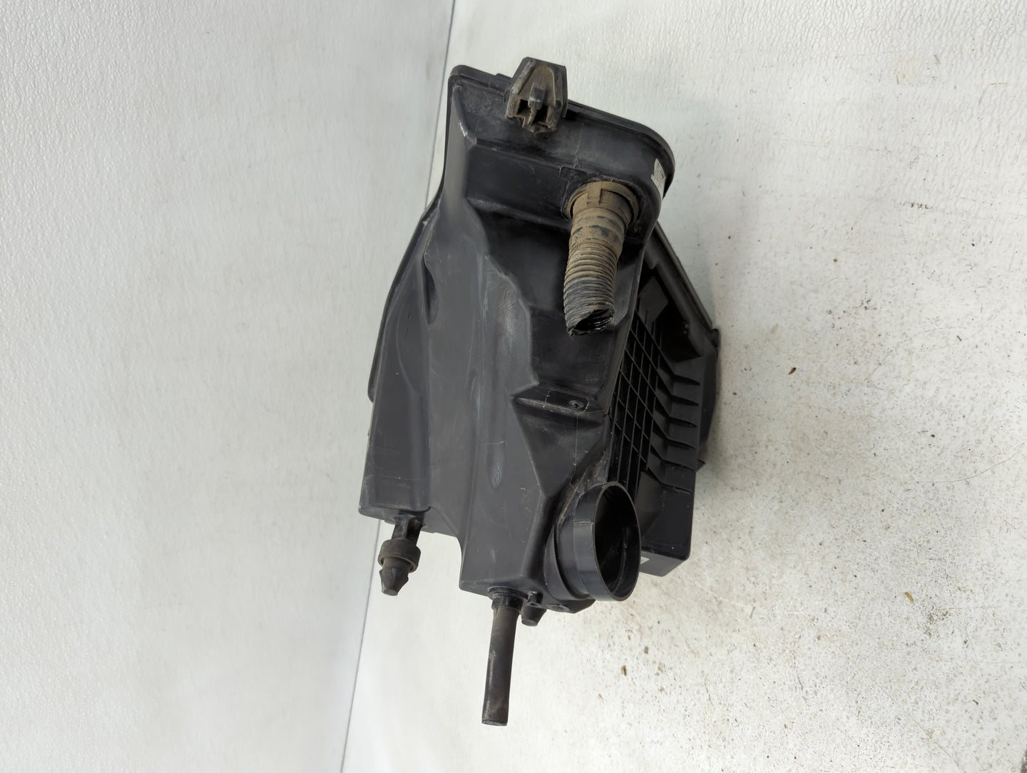 2009-2012 Audi Q5 Air Cleaner Intake-duct Hose Tube - Oemusedautoparts1.com