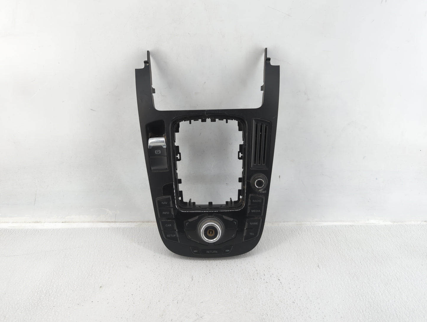 2009-2017 Audi Q5 Radio Control Panel - Oemusedautoparts1.com