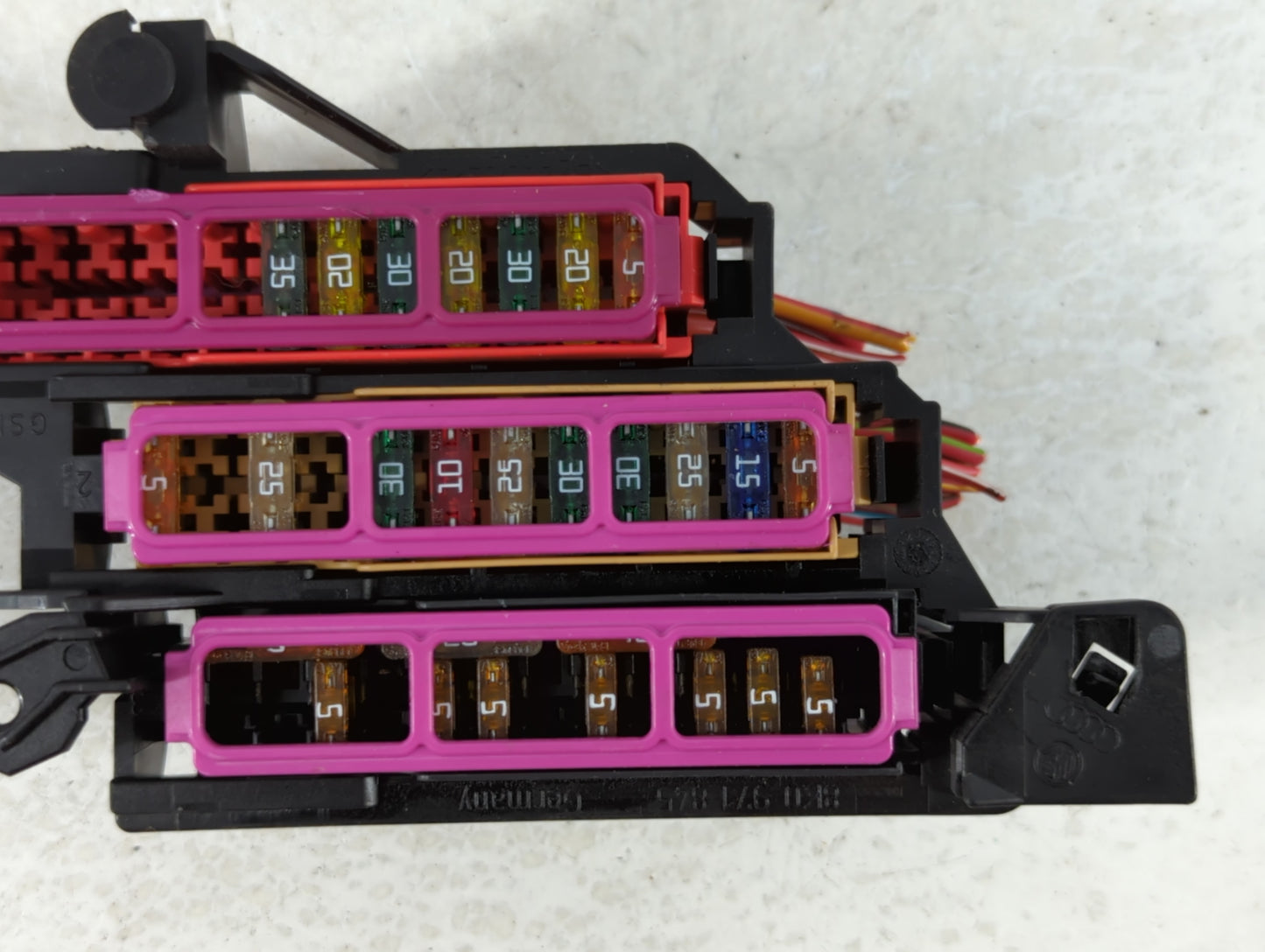 2009-2017 Audi Q5 Fusebox Fuse Box Panel Relay Module P/N:8K0 941 824 B Fits OEM Used Auto Parts - Oemusedautoparts1.com