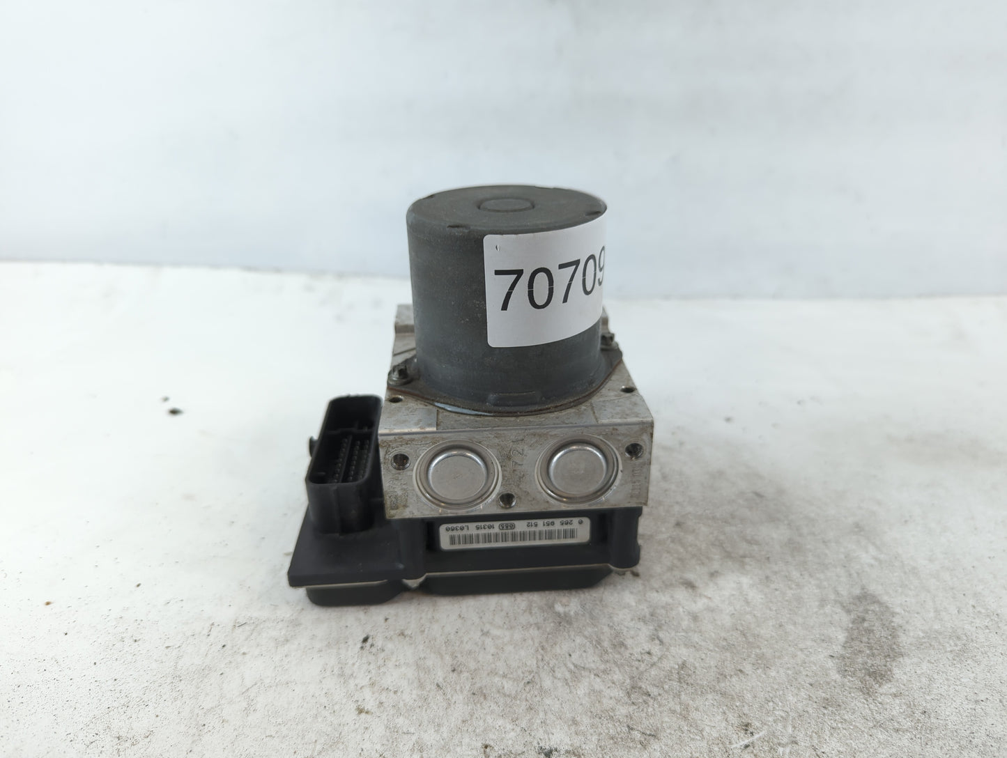 2011-2012 Audi Q5 ABS Pump Control Module Replacement P/N:8R0 814 517R Fits Fits 2011 2012 OEM Used Auto Parts - Oemusedauto