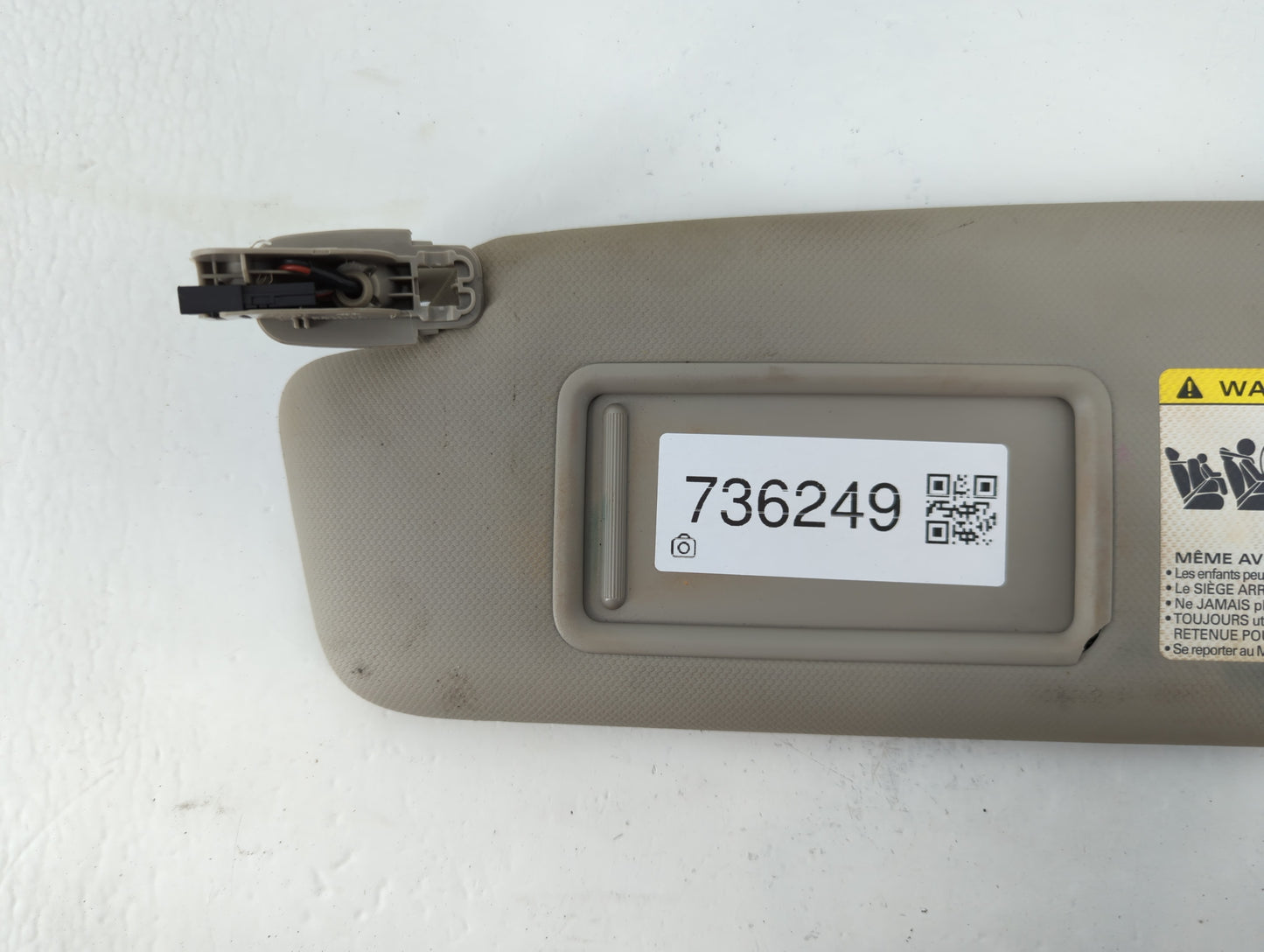 2009-2012 Audi Q5 Sun Visor Shade Replacement Passenger Right Mirror Fits Fits 2009 2010 2011 2012 OEM Used Auto Parts - Oem