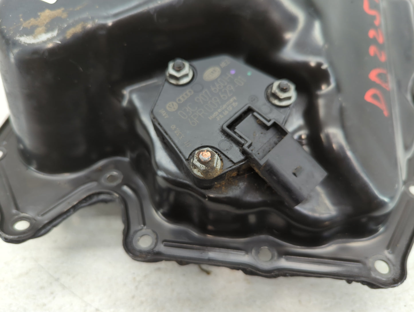 2011-2012 Audi Q5 Engine Oil Pan P/N:6PR 009 629-01 03C 907 660H Fits Fits 2009 2010 2011 2012 2013 2014 2015 2016 OEM Used 