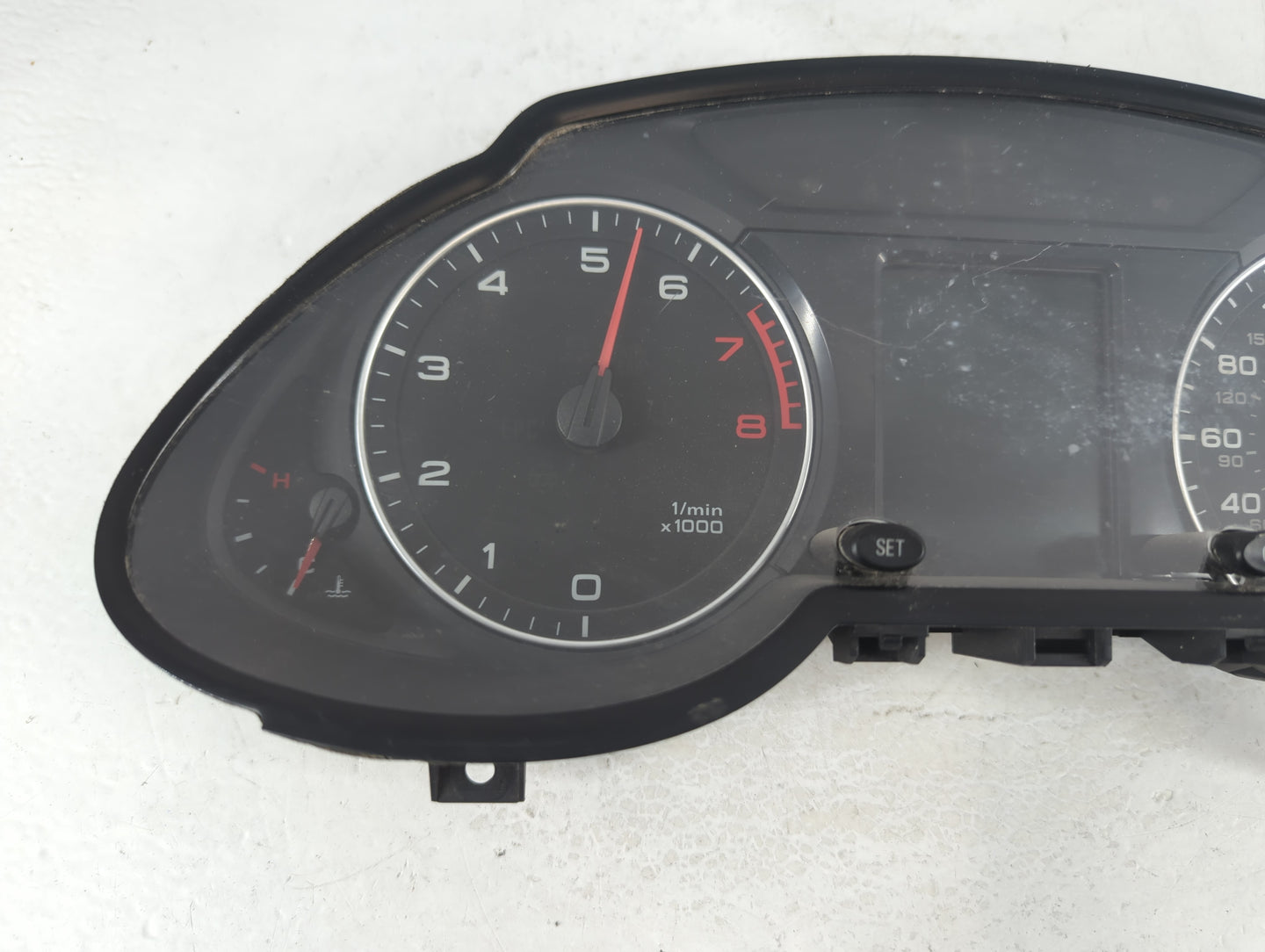 2011-2012 Audi Q5 Instrument Cluster Speedometer Gauges P/N:8R0 920 950 K Fits Fits 2011 2012 OEM Used Auto Parts - Oemuseda