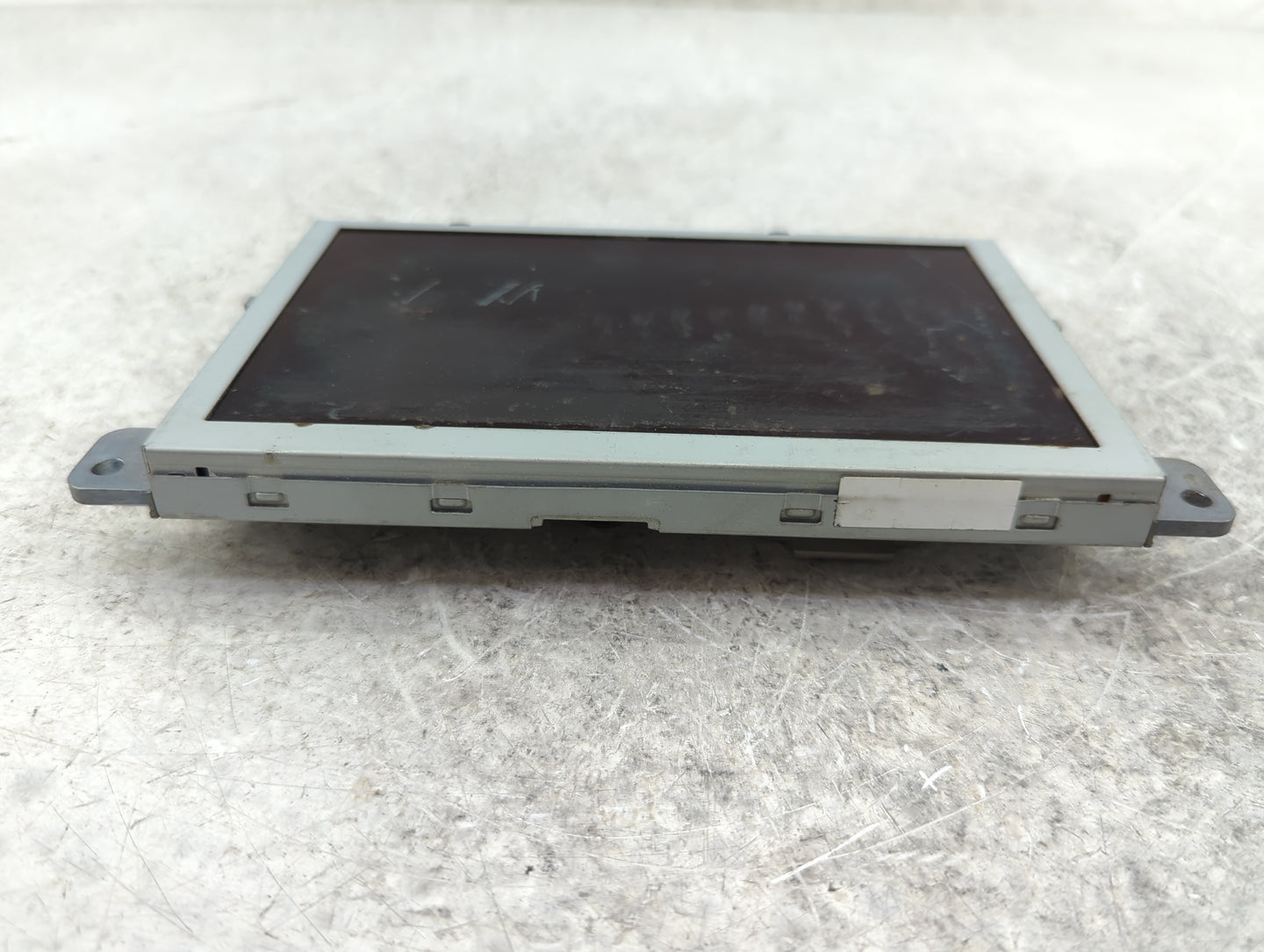 2011-2012 Audi Q7 Information Display Screen - Oemusedautoparts1.com