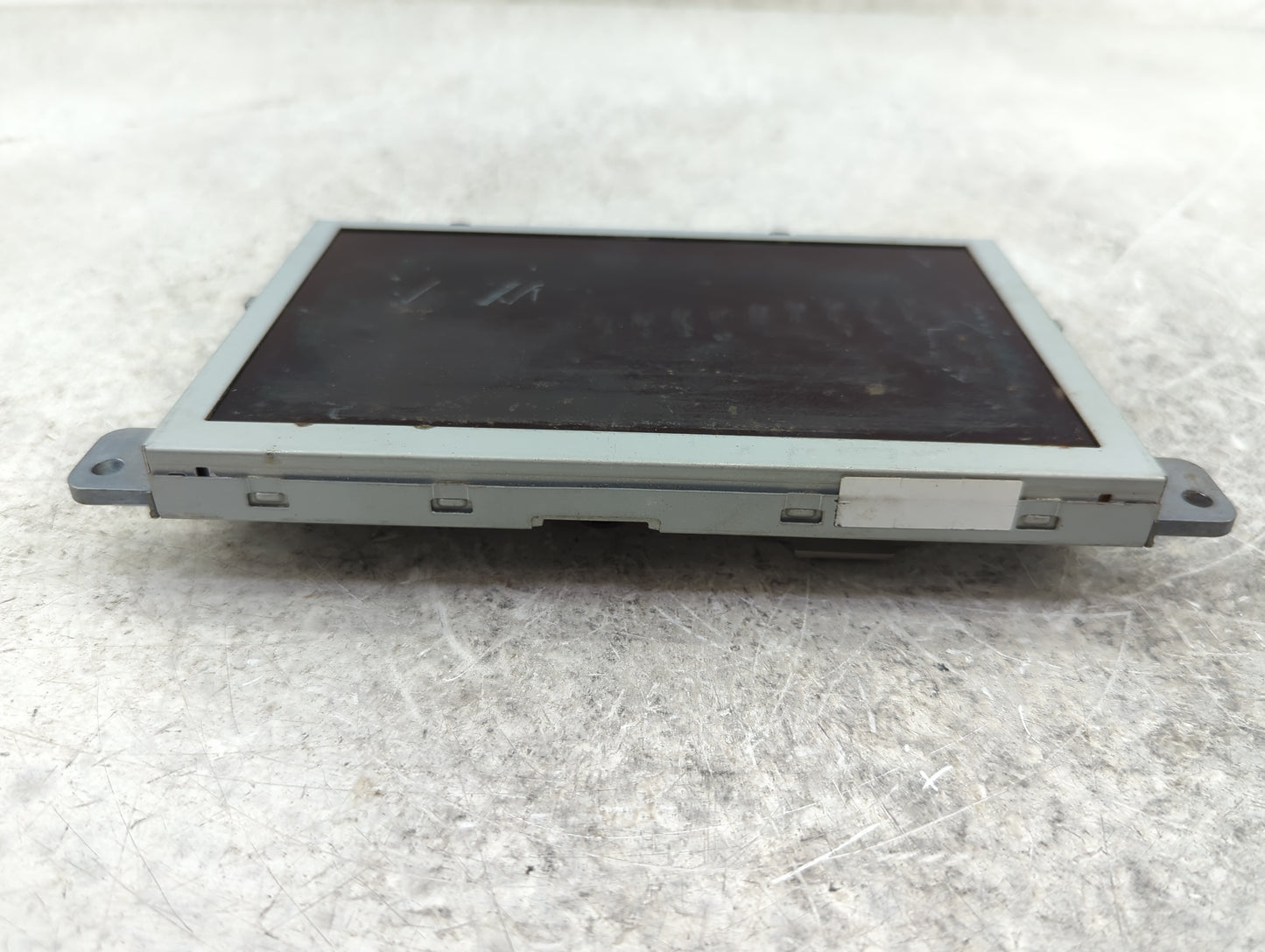 2011-2012 Audi Q7 Information Display Screen - Oemusedautoparts1.com