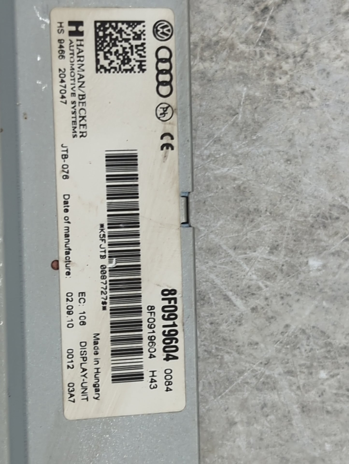 2011-2012 Audi Q7 Information Display Screen - Oemusedautoparts1.com