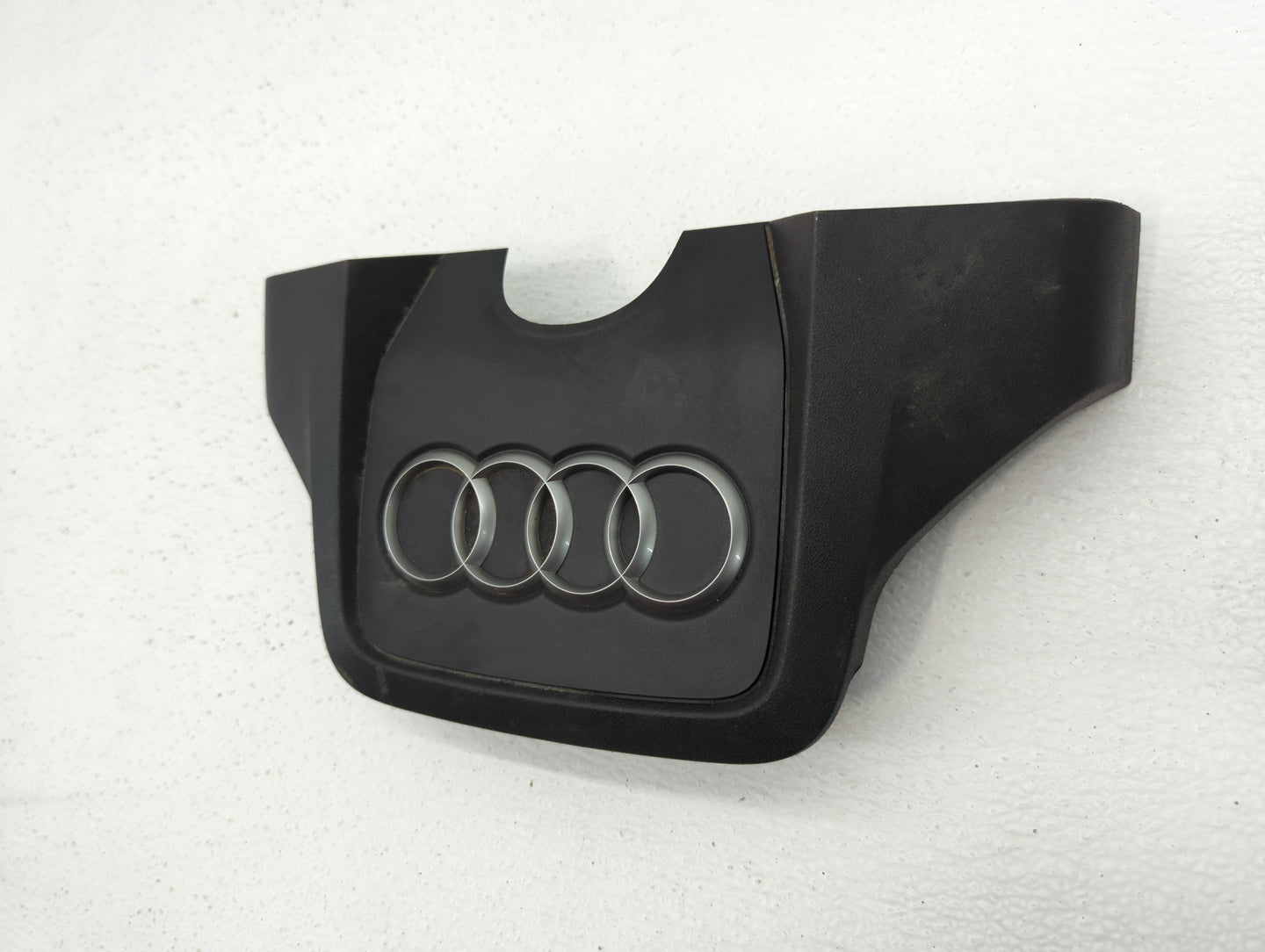 2011 Audi Q7 Engine Cover - Oemusedautoparts1.com