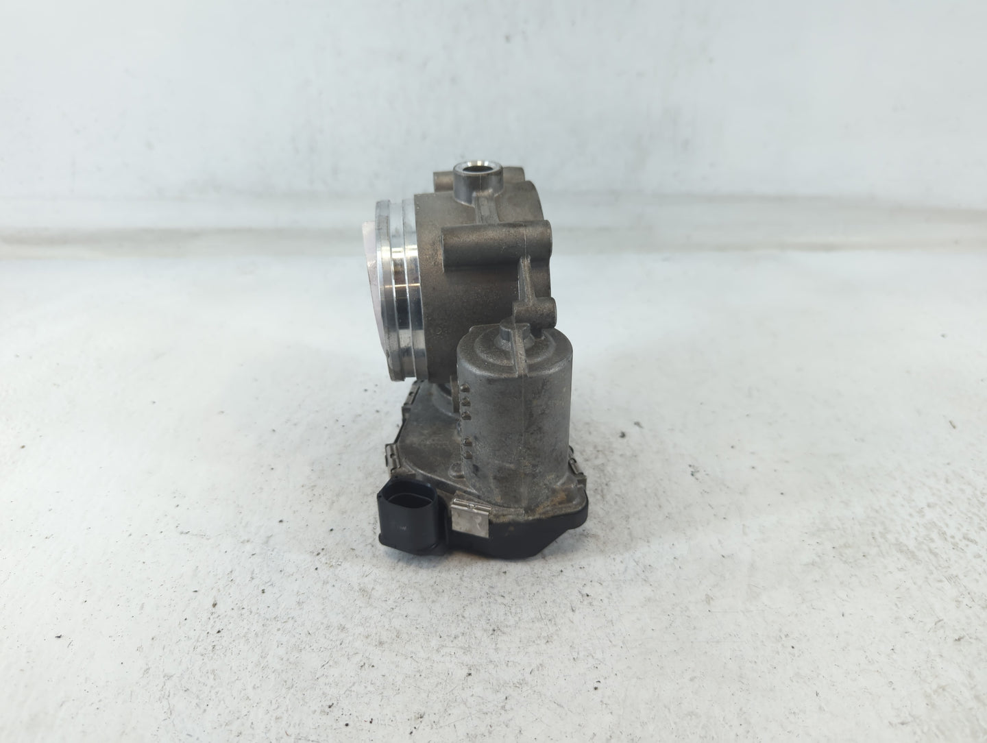 2011-2019 Audi Q7 Throttle Body P/N:06E 133 062 G Fits Fits 2008 2009 2010 2011 2012 2013 2014 2015 2016 2017 2018 2019 OEM 