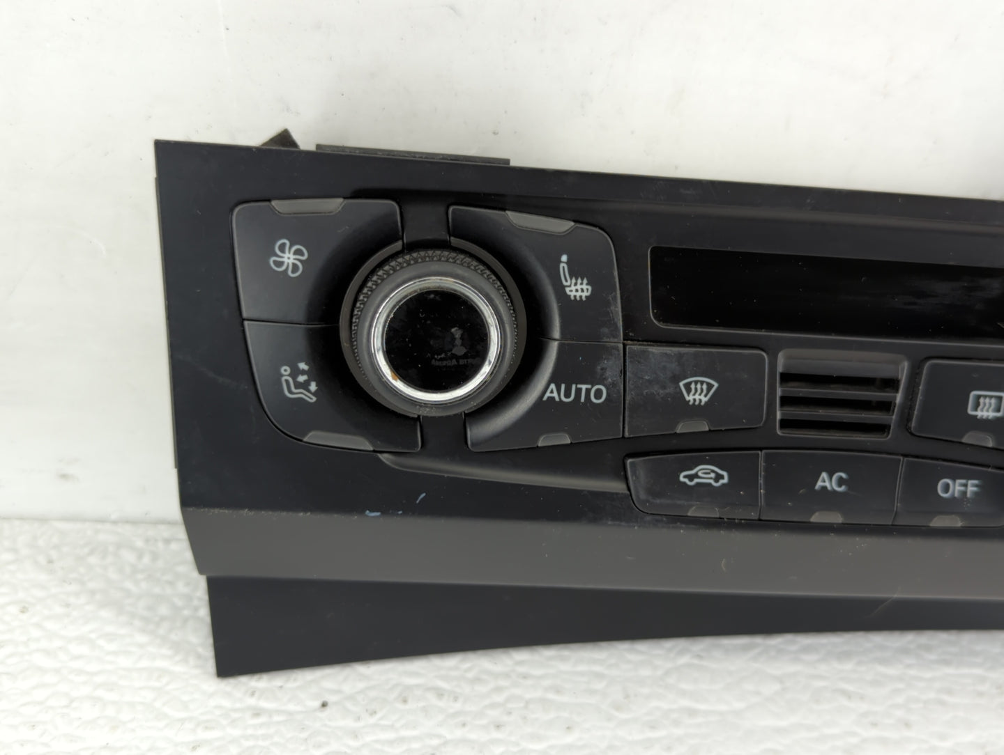 2008-2013 Audi S5 Climate Control Module Temperature AC/Heater Replacement P/N:8T1 820 043 AA 8T1 820 043 AK Fits OEM Used A