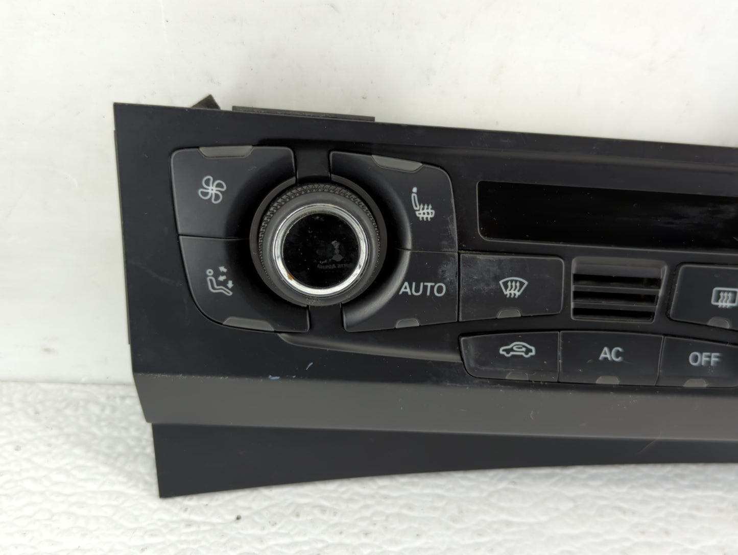 2008-2013 Audi S5 Climate Control Module Temperature AC/Heater Replacement P/N:8T1 820 043 AA 8T1 820 043 AK Fits OEM Used A
