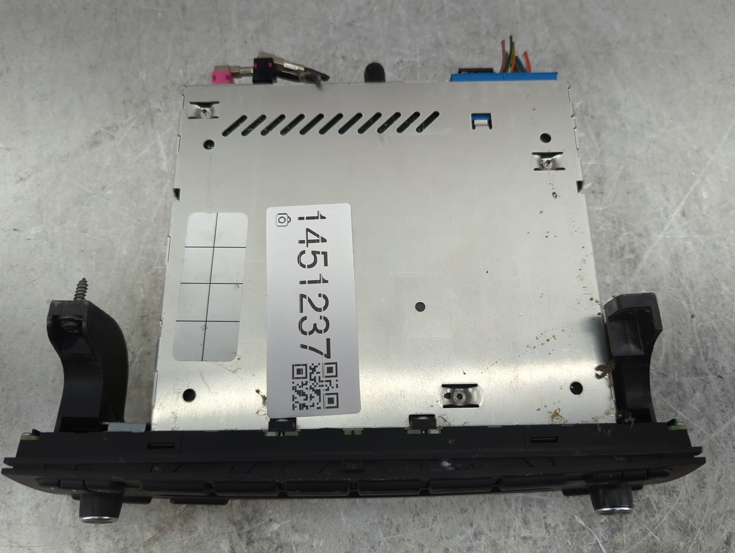 2010-2013 Bmw 135 Radio AM FM Cd Player Receiver Replacement P/N:6512 9302163-01 VD1035D6231611 Fits OEM Used Auto Parts - O