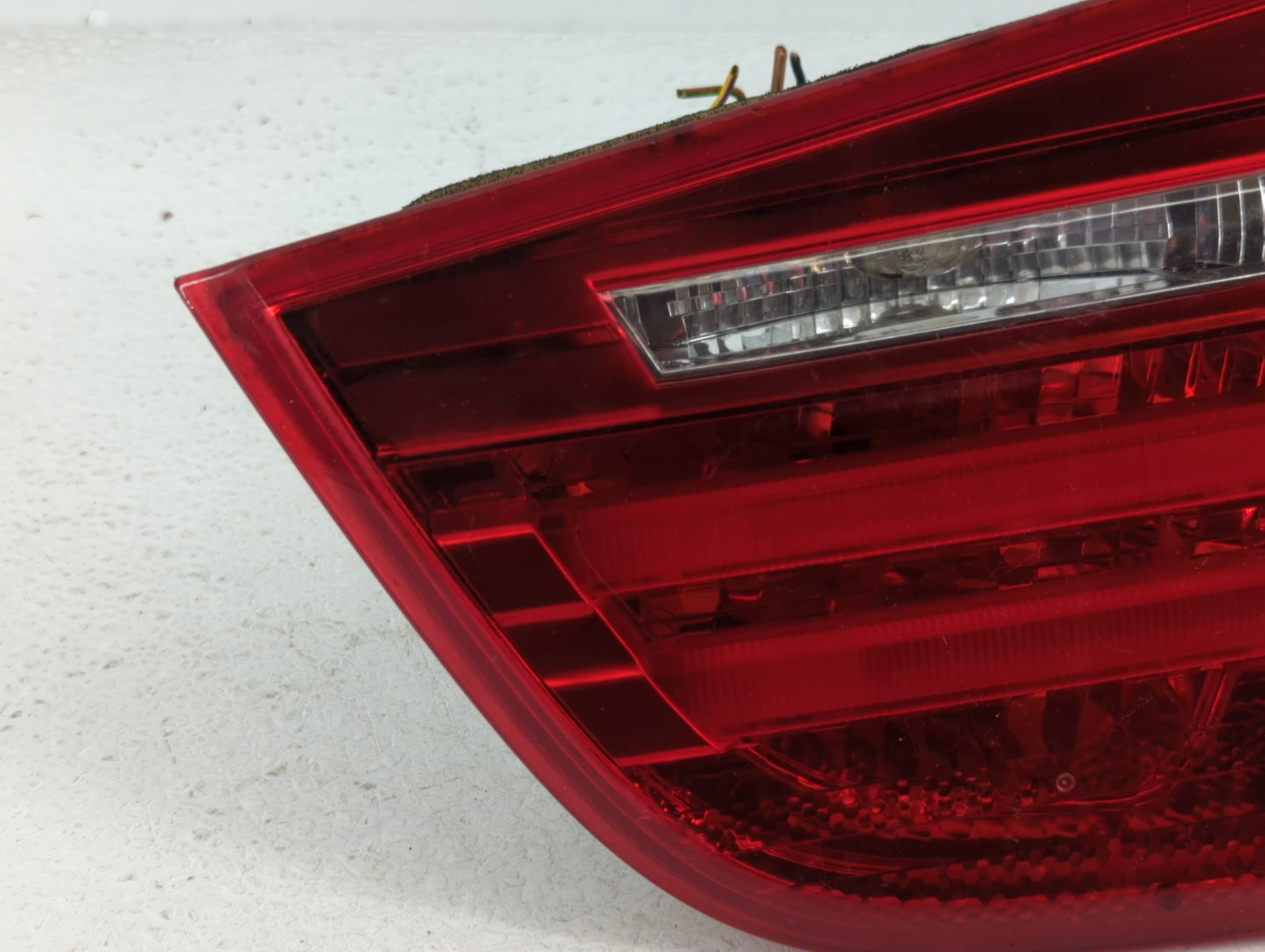 Bmw 323 Passenger Right Side Deck Lid Mounted Tail Light 550913 - Oemusedautoparts1.com