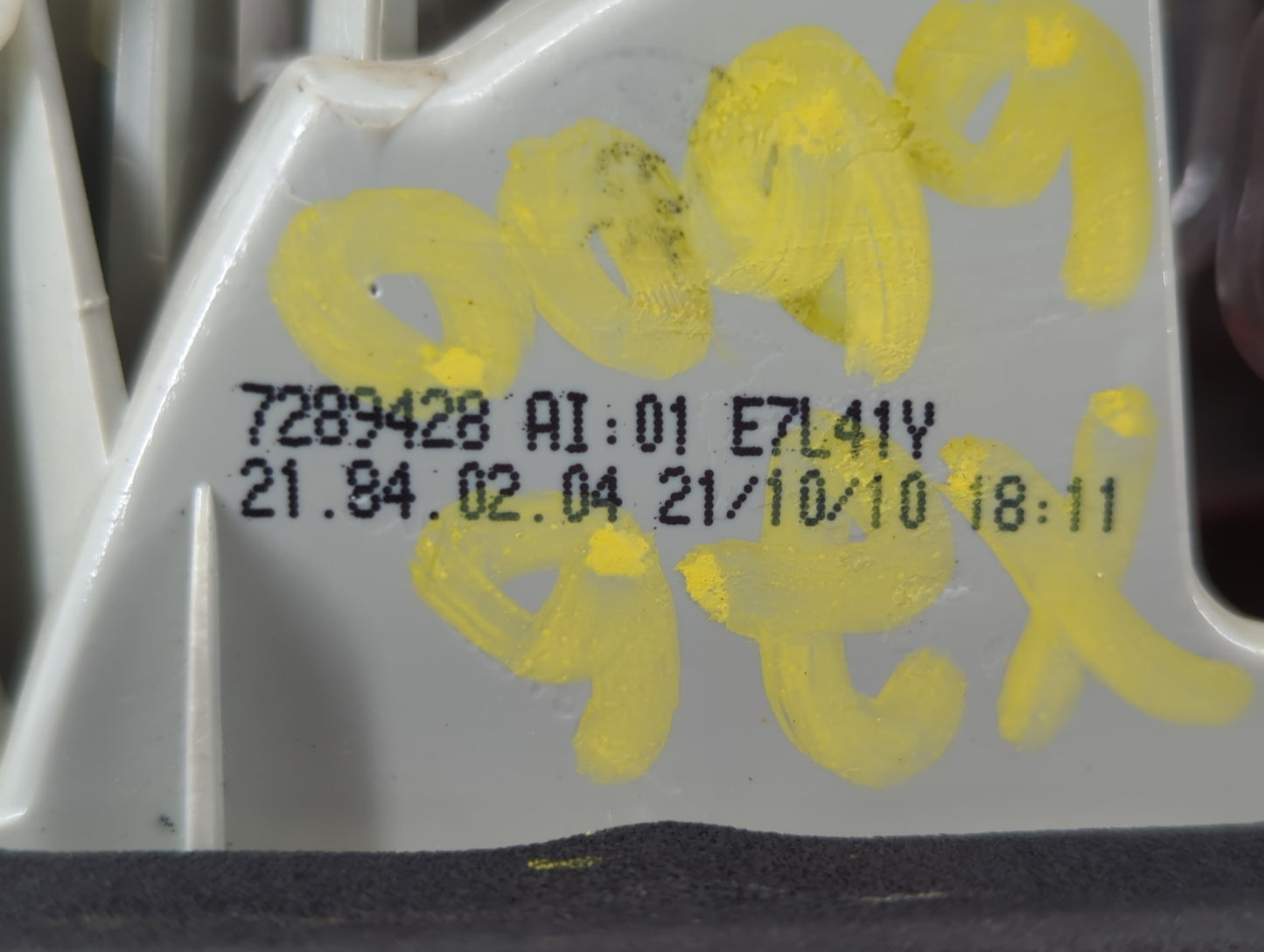 2009-2011 Bmw 323i Tail Light Assembly Passenger Right OEM P/N:7289428 AI Fits Fits 2009 2010 2011 OEM Used Auto Parts - Oem