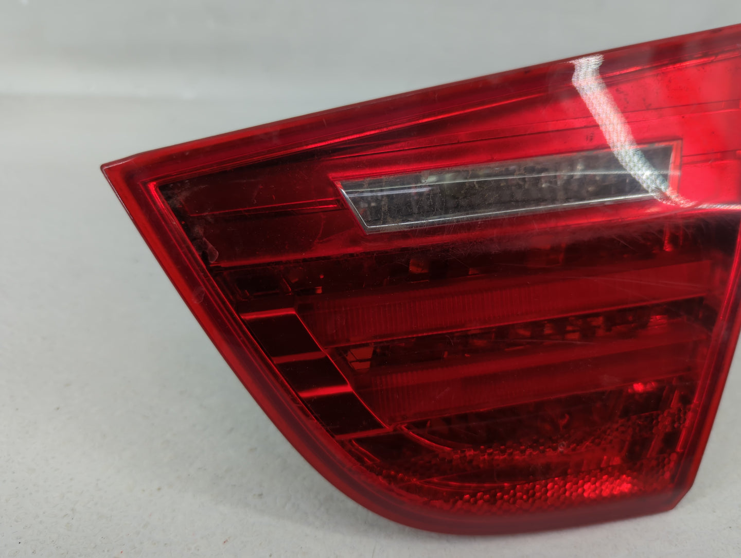 2009-2011 Bmw 323i Tail Light Assembly Passenger Right OEM P/N:218402 Fits Fits 2009 2010 2011 OEM Used Auto Parts - Oemused
