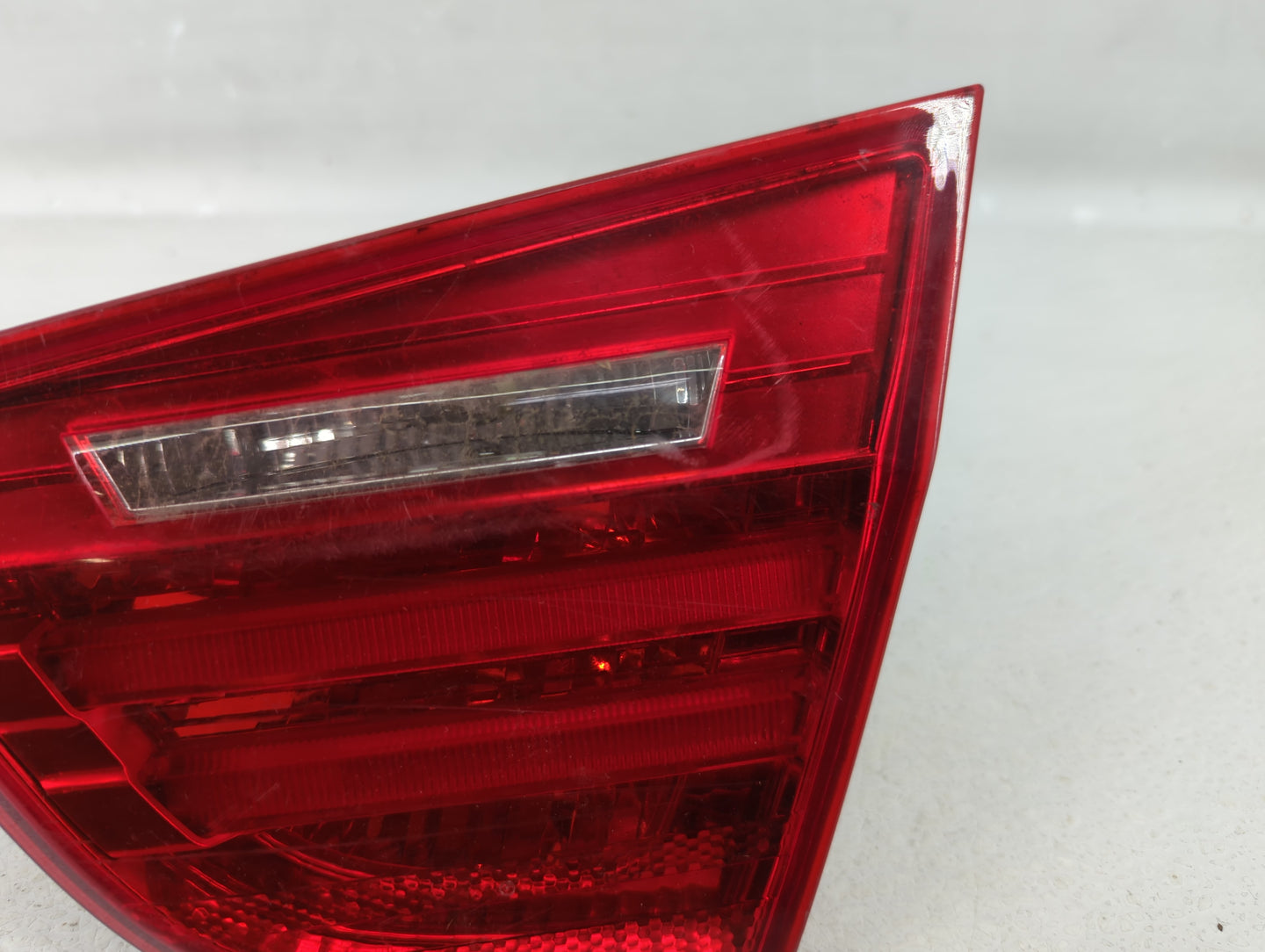 2009-2011 Bmw 323i Tail Light Assembly Passenger Right OEM P/N:218402 Fits Fits 2009 2010 2011 OEM Used Auto Parts - Oemused