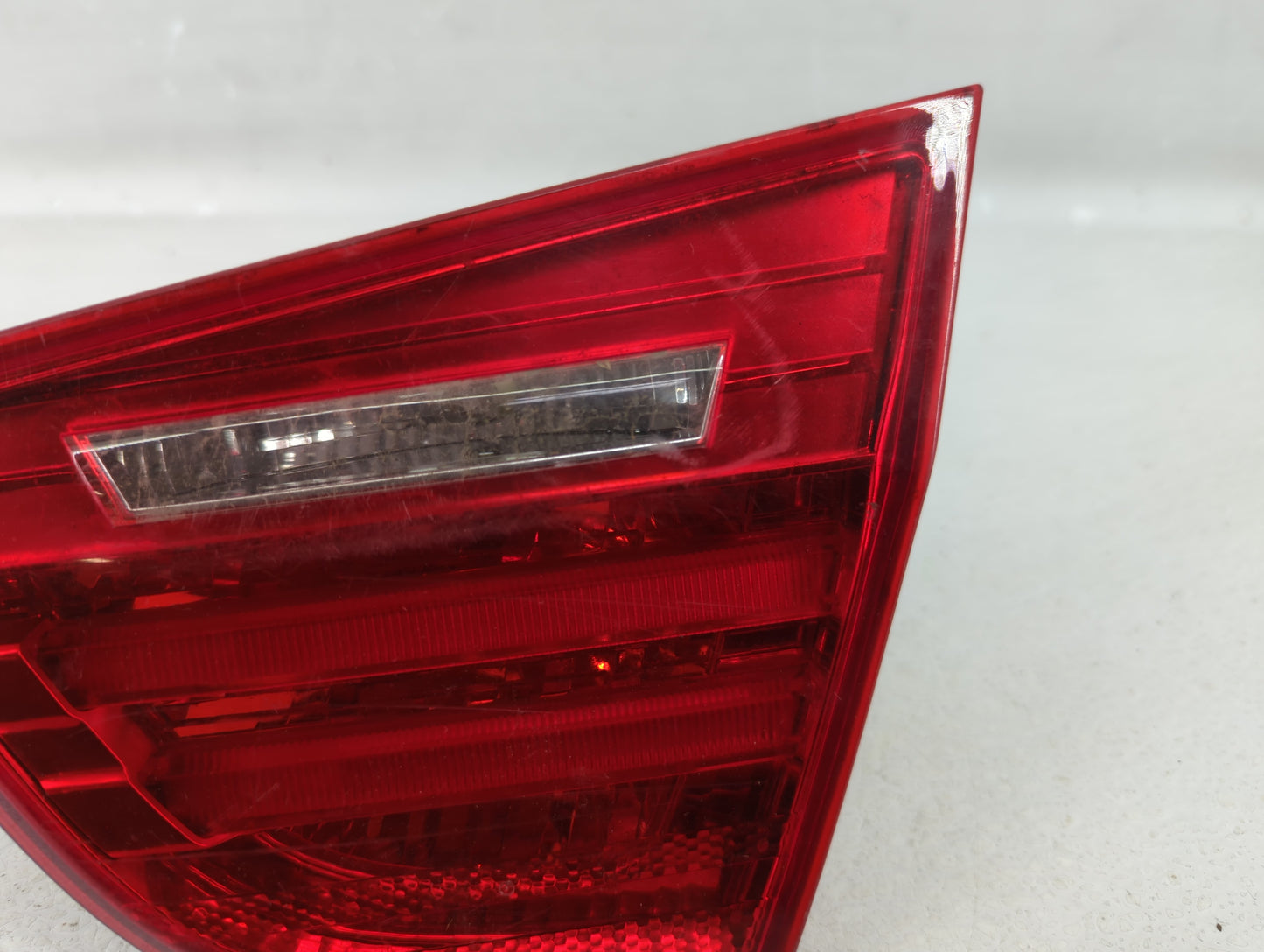 2009-2011 Bmw 323i Tail Light Assembly Passenger Right OEM P/N:218402 Fits Fits 2009 2010 2011 OEM Used Auto Parts - Oemused