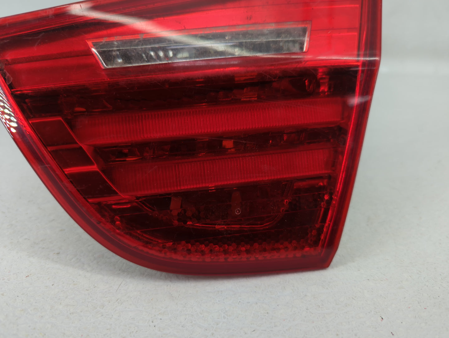 2009-2011 Bmw 323i Tail Light Assembly Passenger Right OEM P/N:218402 Fits Fits 2009 2010 2011 OEM Used Auto Parts - Oemused