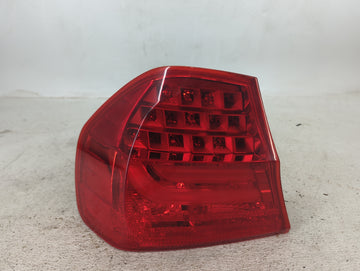 2009-2011 Bmw 328 Tail Light Assembly Driver Left OEM P/N:11-8678-A0-1N 11-8678-90-1 Fits Fits 2009 2010 2011 OEM Used Auto 