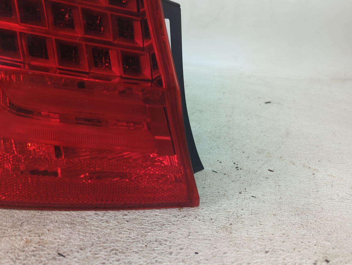 2009-2011 Bmw 328 Tail Light Assembly Driver Left OEM P/N:11-8678-A0-1N 11-8678-90-1 Fits Fits 2009 2010 2011 OEM Used Auto 