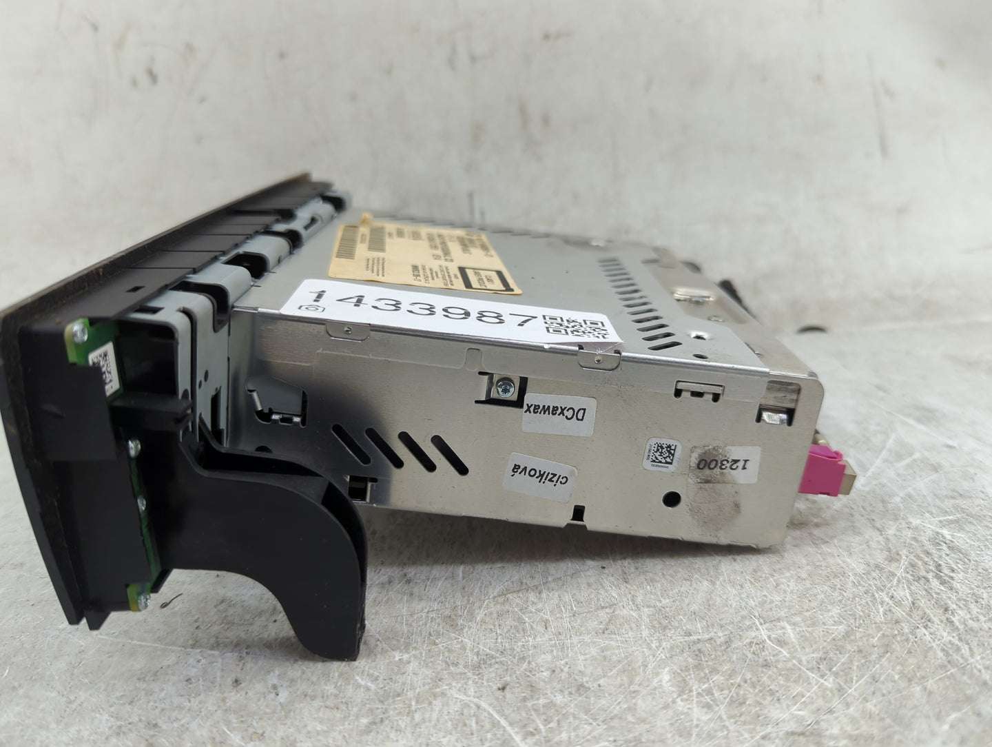 2010-2013 Bmw 328i Radio AM FM Cd Player Receiver Replacement P/N:6512 9242505-01 9242505 Fits OEM Used Auto Parts - Oemused