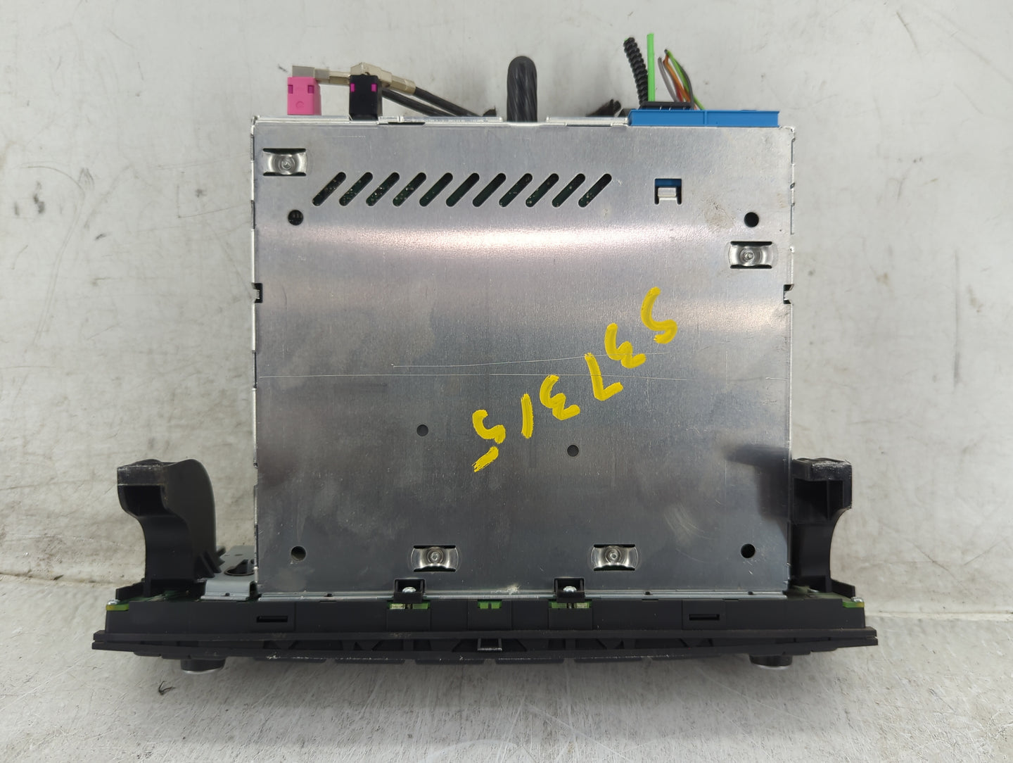 2010-2013 Bmw 328i Radio AM FM Cd Player Receiver Replacement P/N:6512 9242505-01 9242505 Fits OEM Used Auto Parts - Oemused