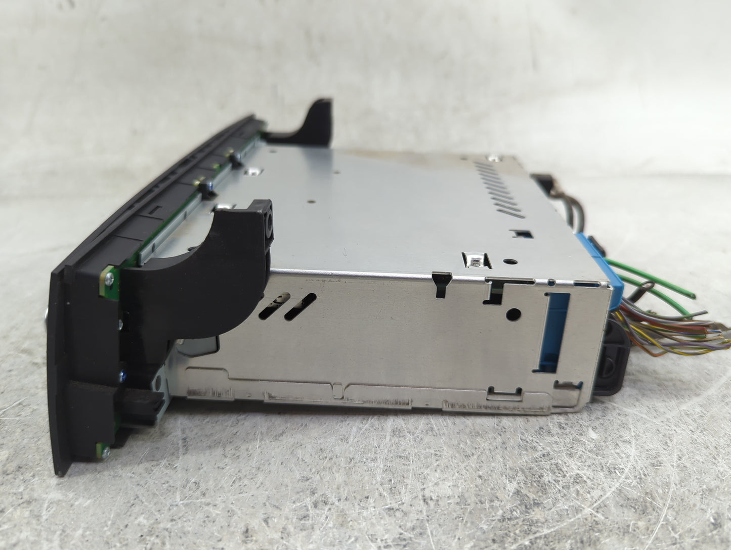 2010-2013 Bmw 328i Radio AM FM Cd Player Receiver Replacement P/N:65129263474-01 9263474 Fits OEM Used Auto Parts - Oemuseda