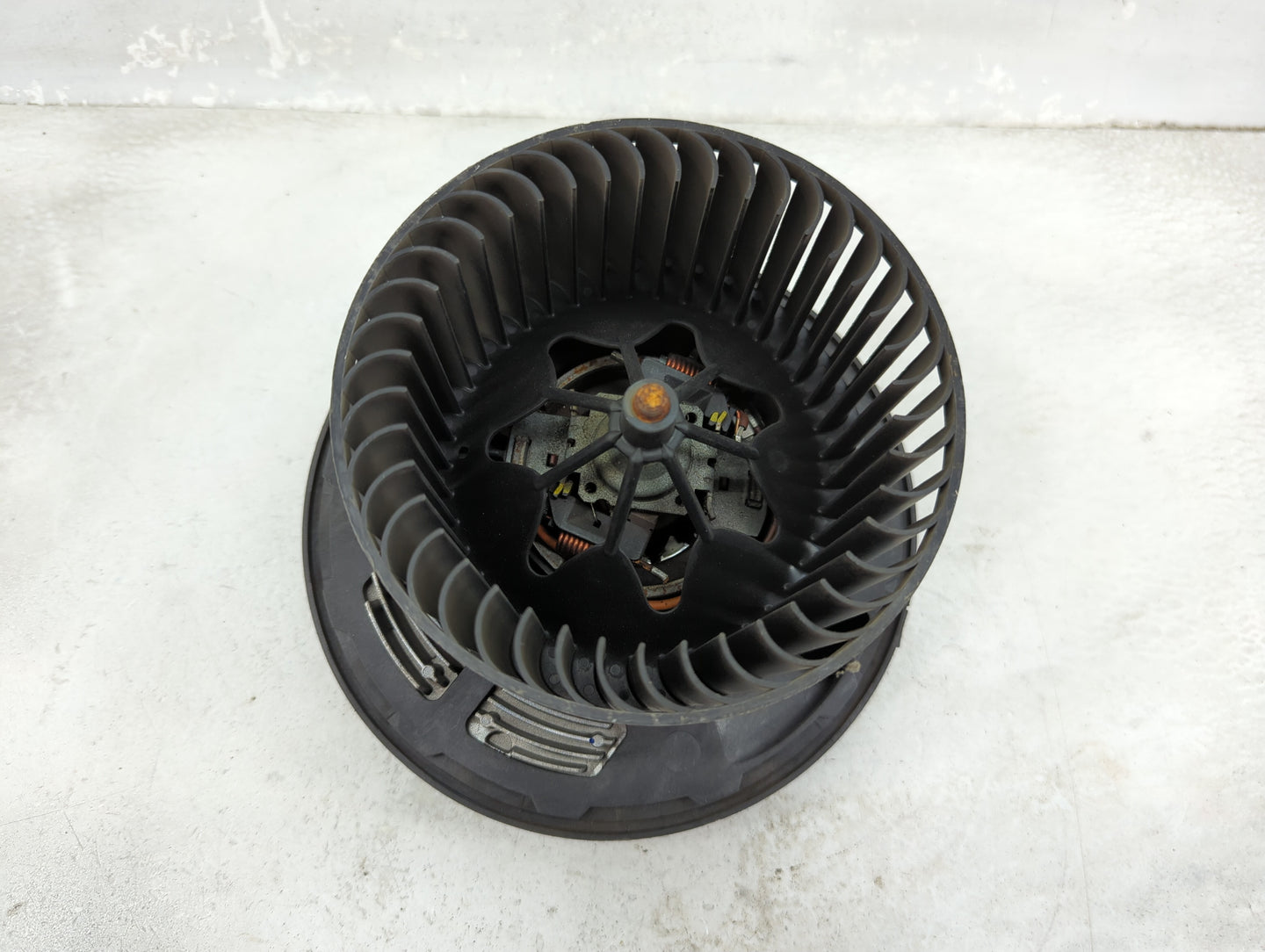 2007-2013 Bmw 328i Heater AC Blower Motor P/N:T1021327U-D Fits OEM Used Auto Parts - Oemusedautoparts1.com