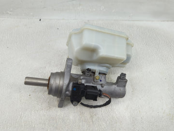 Bmw 328xi Brake Master Cylinder - Oemusedautoparts1.com
