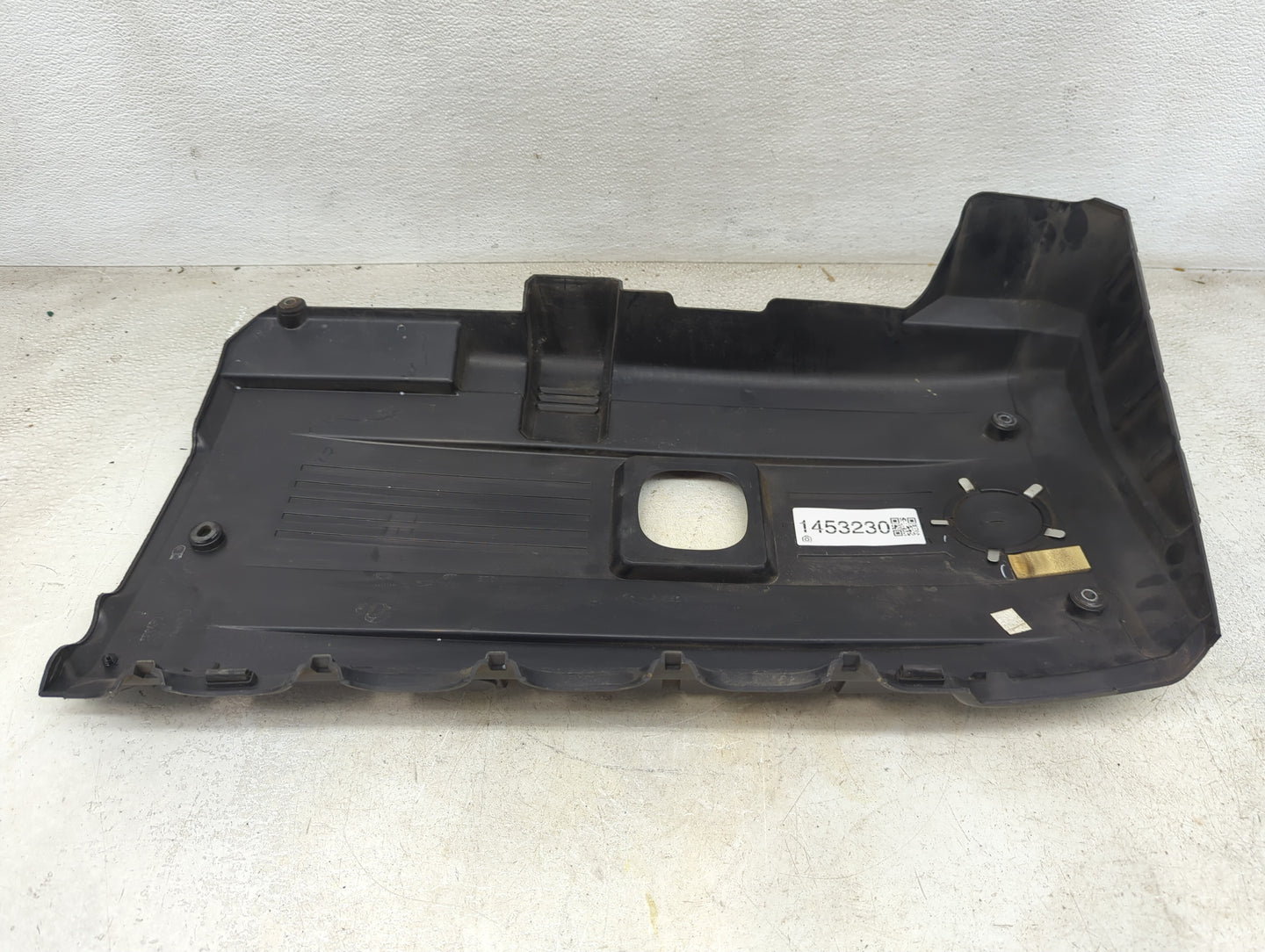 2011 Bmw 328i Engine Cover 1453230 - Oemusedautoparts1.com