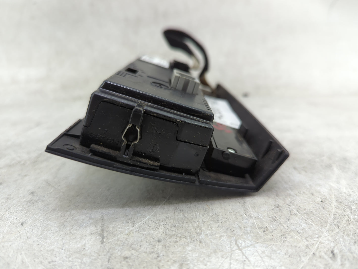 2011-2013 Bmw 328i Climate Control Module Temperature AC/Heater Replacement P/N:9250395-01 Fits Fits 2011 2012 2013 OEM Used