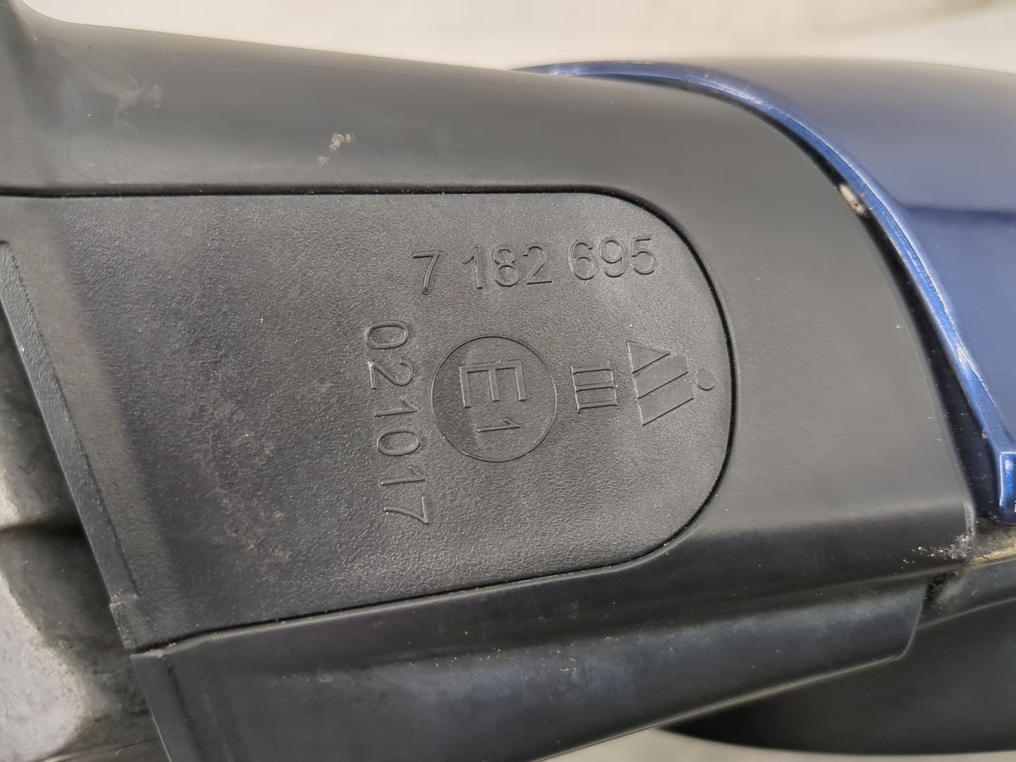 2009-2012 Bmw 328i Driver Side View Mirror - Left Door Mirror OEM Used - Oemusedautoparts1.com