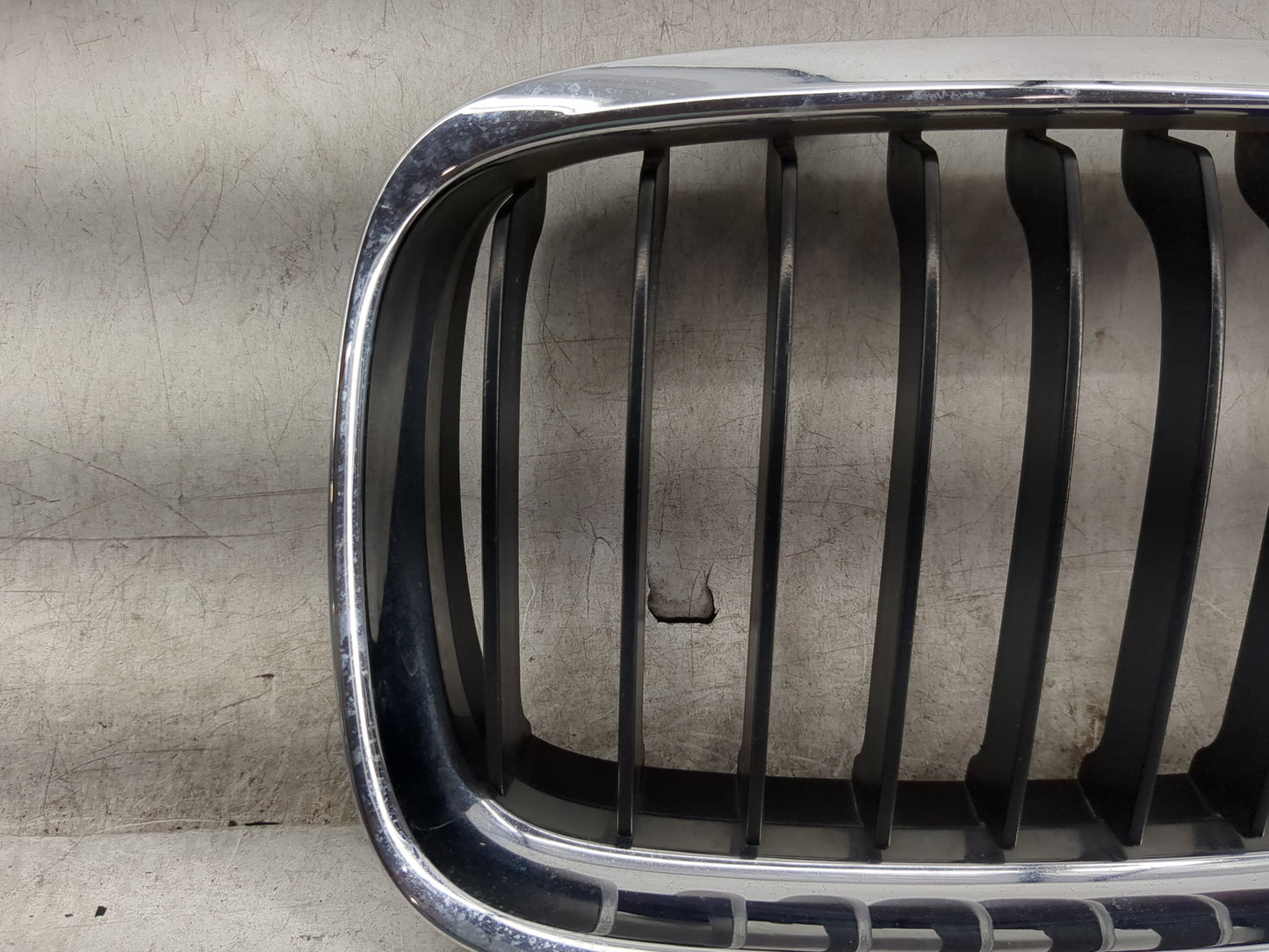 2009-2012 Bmw 328i Front Grille Bumper Not Included 1459992 - Oemusedautoparts1.com