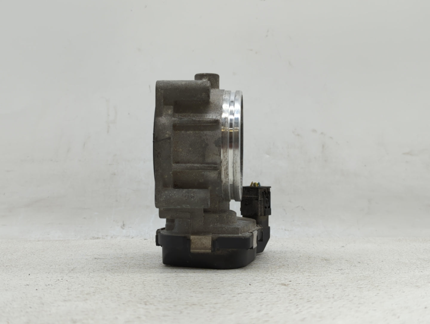 2007-2013 Bmw 328i Throttle Body P/N:1354 7556118-03 1354 7556118-04, 1354 7559118-04 Fits Fits 2007 2008 2009 2010 2011 201