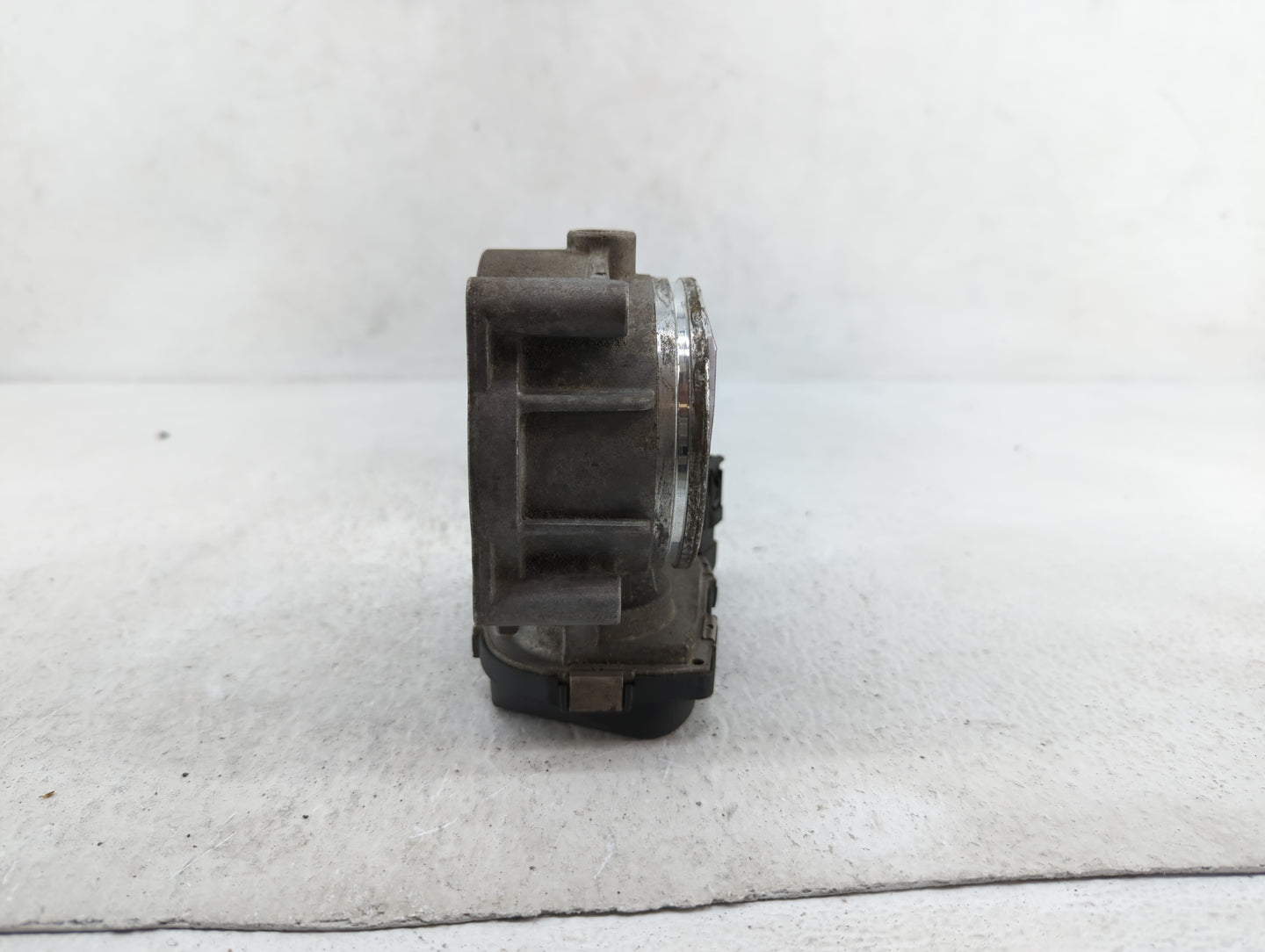 2007-2013 Bmw 328i Throttle Body P/N:1354 7556118-03 1354 7556118-04, 1354 7559118-04 Fits Fits 2007 2008 2009 2010 2011 201