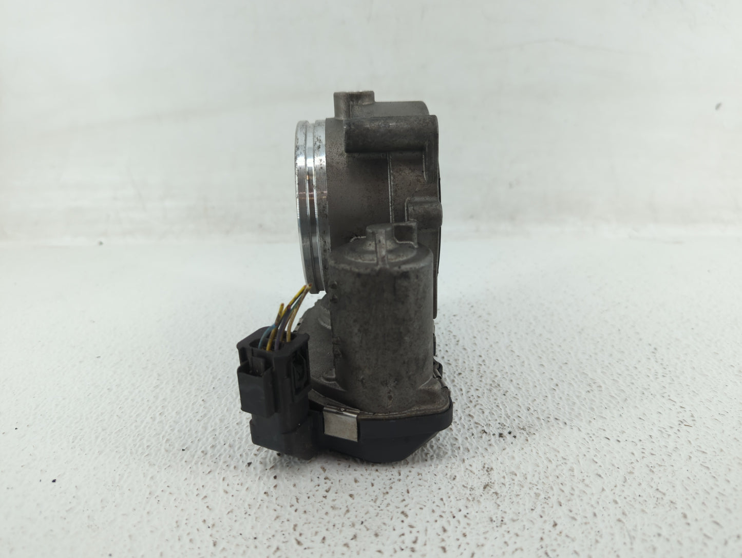 2007-2013 Bmw 328i Throttle Body P/N:1354 7556118-04 1354 7556118-03 Fits Fits 2007 2008 2009 2010 2011 2012 2013 OEM Used A