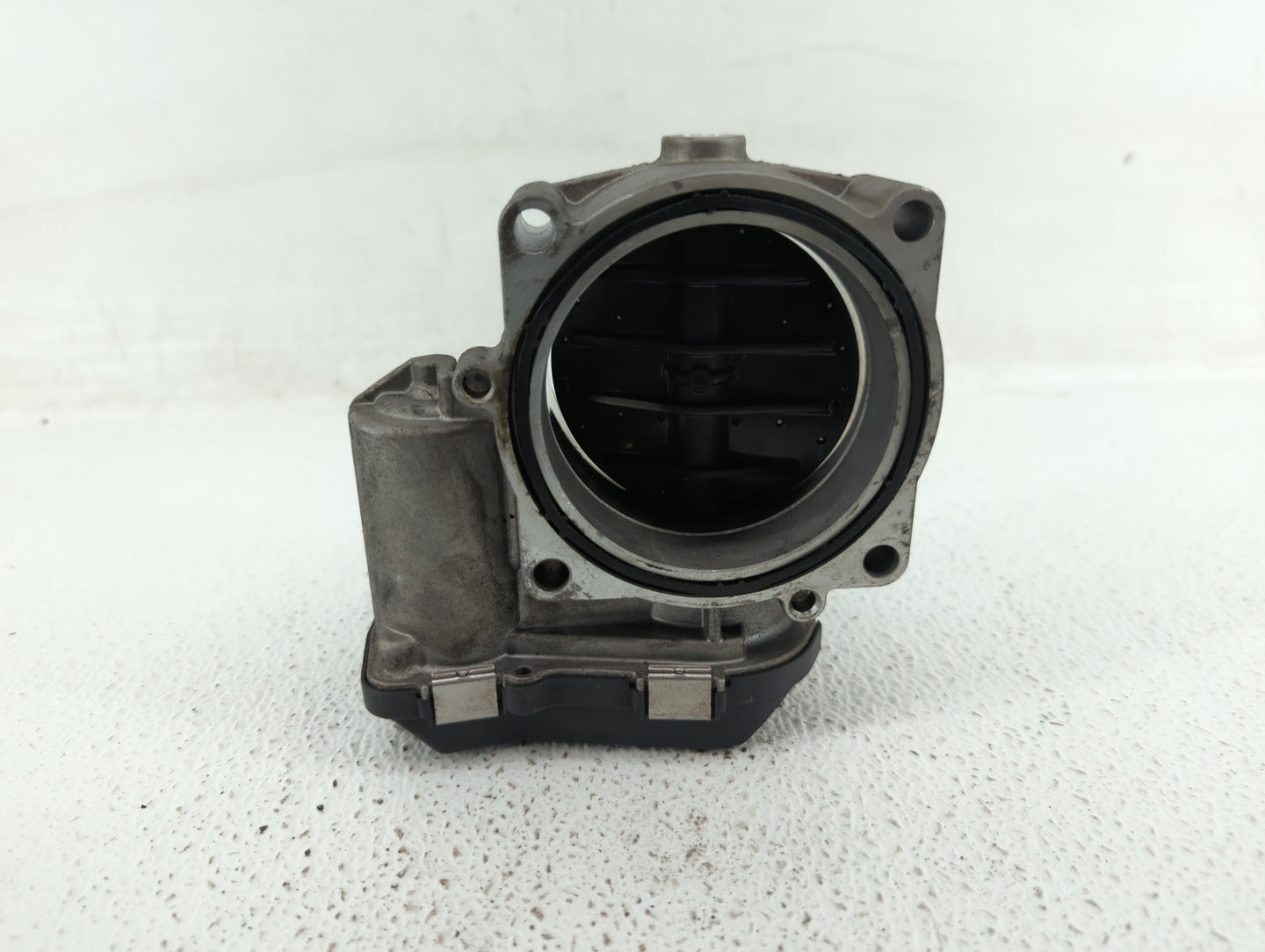 2007-2013 Bmw 328i Throttle Body P/N:1354 7556118-04 1354 7556118-03 Fits Fits 2007 2008 2009 2010 2011 2012 2013 OEM Used A