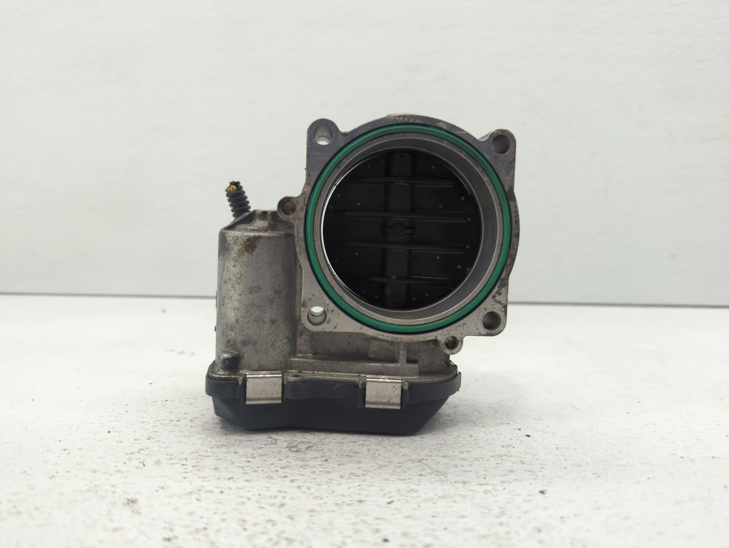2007-2013 Bmw 328i Throttle Body P/N:1354 7556118-04 1354 7556118-03 Fits Fits 2007 2008 2009 2010 2011 2012 2013 OEM Used A