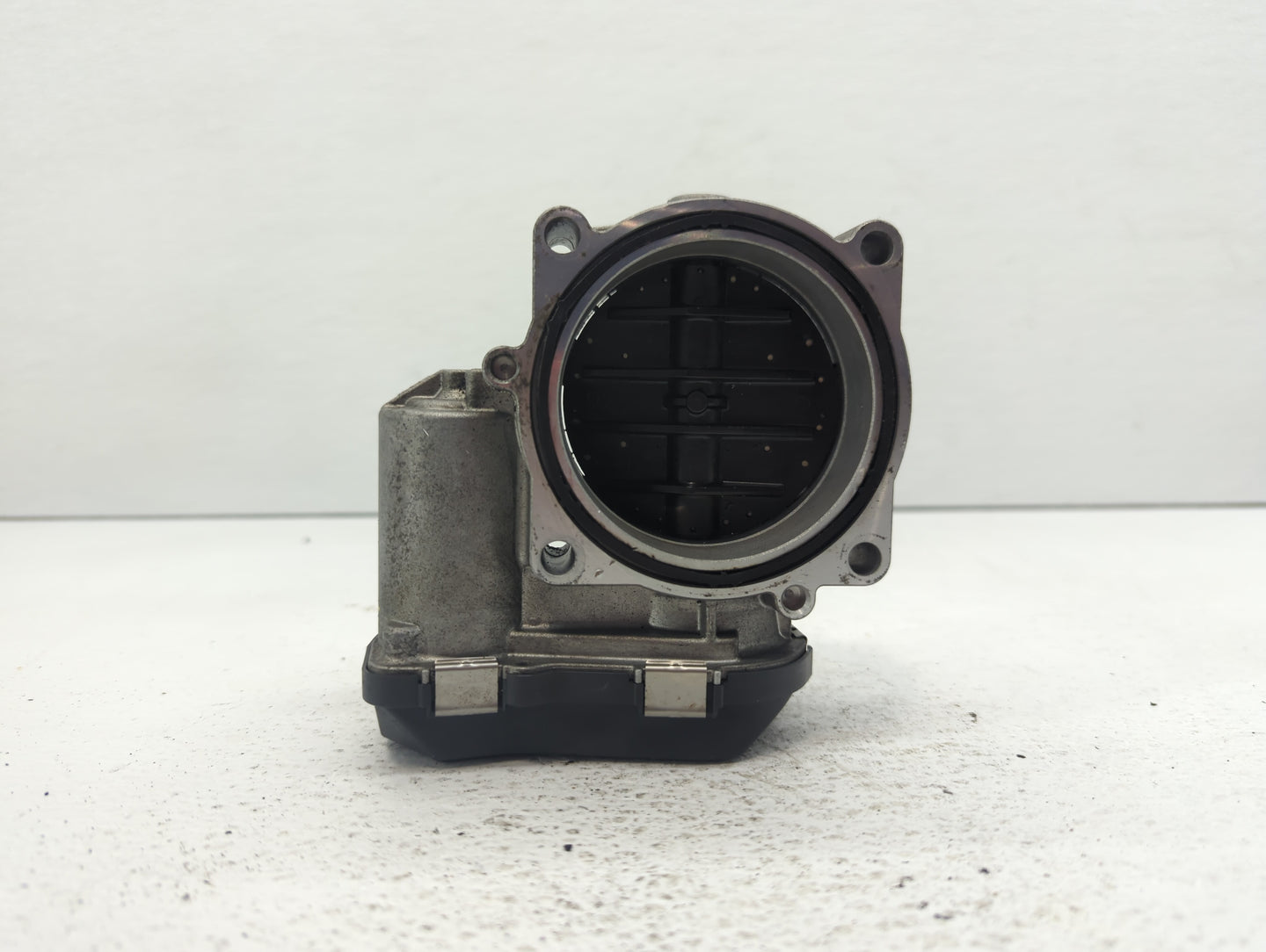 2007-2013 Bmw 328i Throttle Body P/N:1354 7556118-04 1354 7556118-03 Fits Fits 2007 2008 2009 2010 2011 2012 2013 OEM Used A