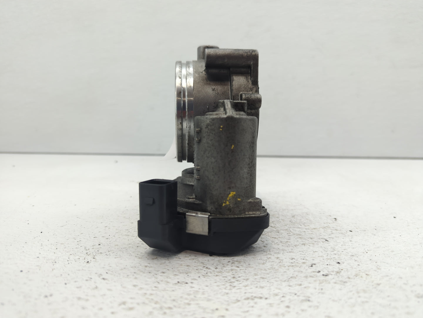 2007-2013 Bmw 328i Throttle Body P/N:1354 7556118-04 1354 7556118-03 Fits Fits 2007 2008 2009 2010 2011 2012 2013 OEM Used A