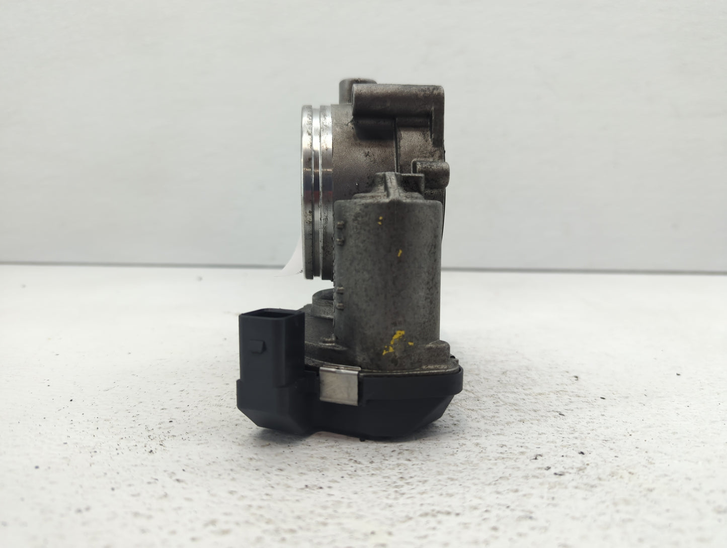 2007-2013 Bmw 328i Throttle Body P/N:1354 7556118-04 1354 7556118-03 Fits Fits 2007 2008 2009 2010 2011 2012 2013 OEM Used A