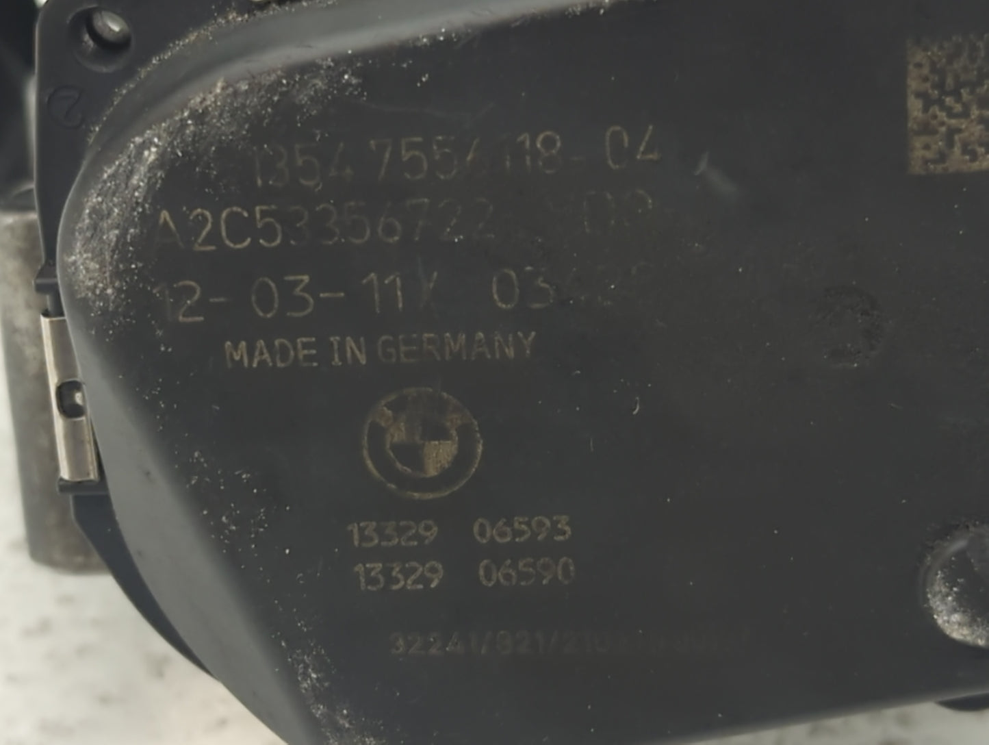 2007-2013 Bmw 328i Throttle Body P/N:1354 7556118-04 1354 7556118-03 Fits Fits 2007 2008 2009 2010 2011 2012 2013 OEM Used A