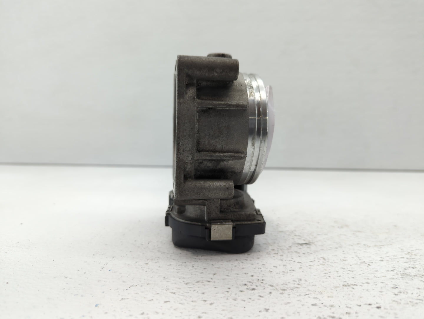 2007-2013 Bmw 328i Throttle Body P/N:1354 7556118-04 1354 7556118-03 Fits Fits 2007 2008 2009 2010 2011 2012 2013 OEM Used A